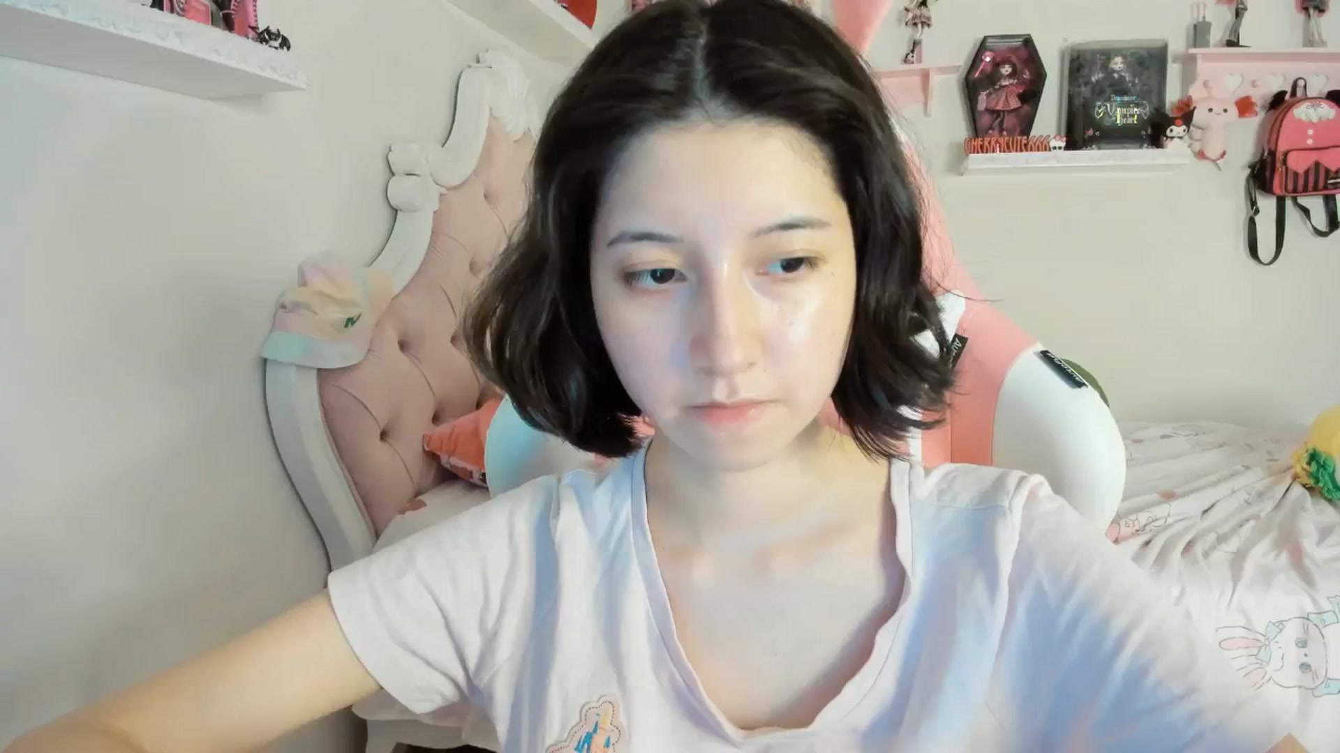 Gallery image thumbnail from Cherrycute666's myfreecams stream on, 09/01/2025, 08:48 image 7 of 20
