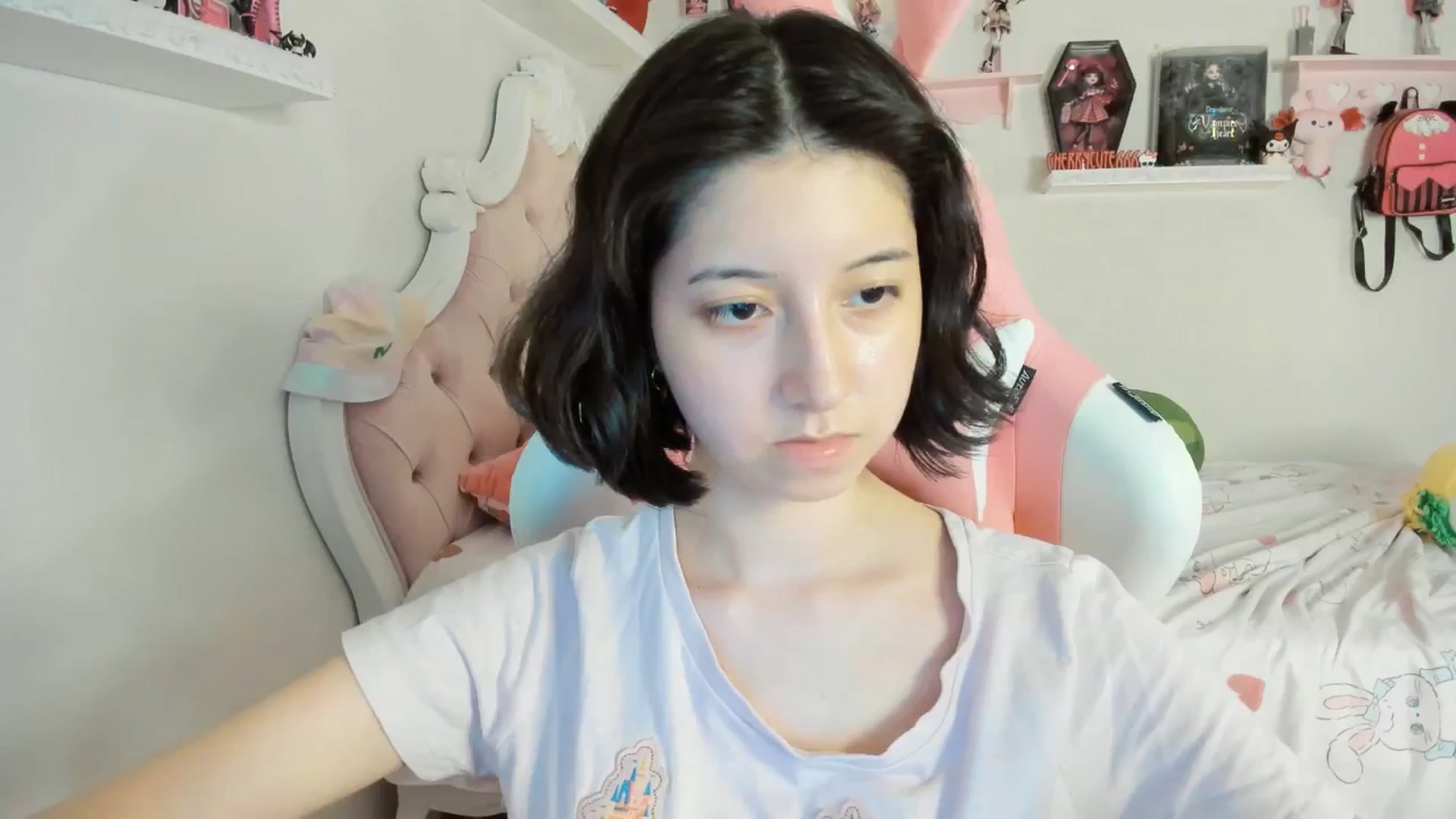 Gallery image thumbnail from Cherrycute666's myfreecams stream on, 09/01/2025, 08:48 image 12 of 20