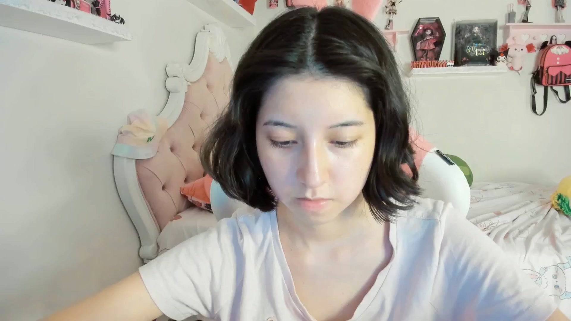 Gallery image thumbnail from Cherrycute666's myfreecams stream on, 09/01/2025, 08:48 image 4 of 20
