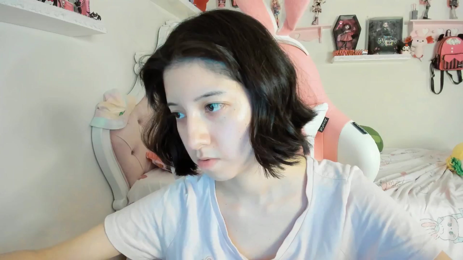 Gallery image thumbnail from Cherrycute666's myfreecams stream on, 09/01/2025, 08:48 image 3 of 20
