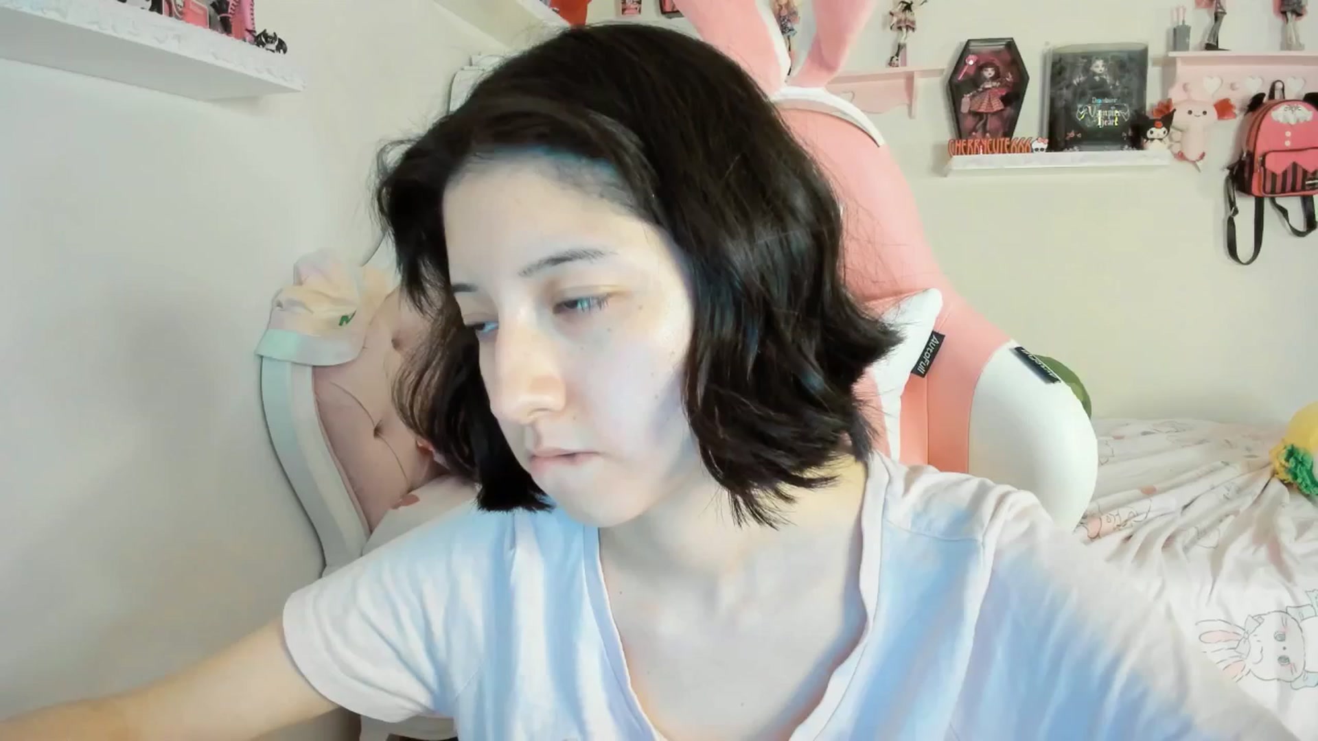 Gallery image thumbnail from Cherrycute666's myfreecams stream on, 09/01/2025, 08:48 image 6 of 20