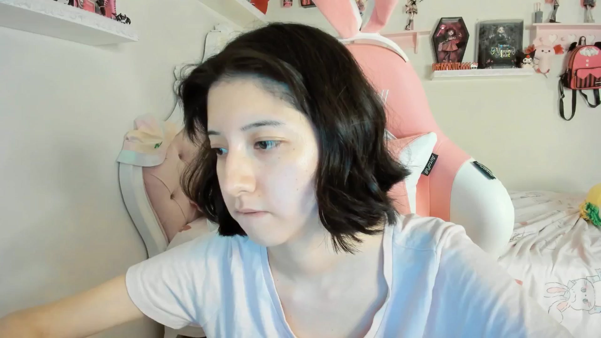 Gallery image thumbnail from Cherrycute666's myfreecams stream on, 09/01/2025, 08:48 image 5 of 20