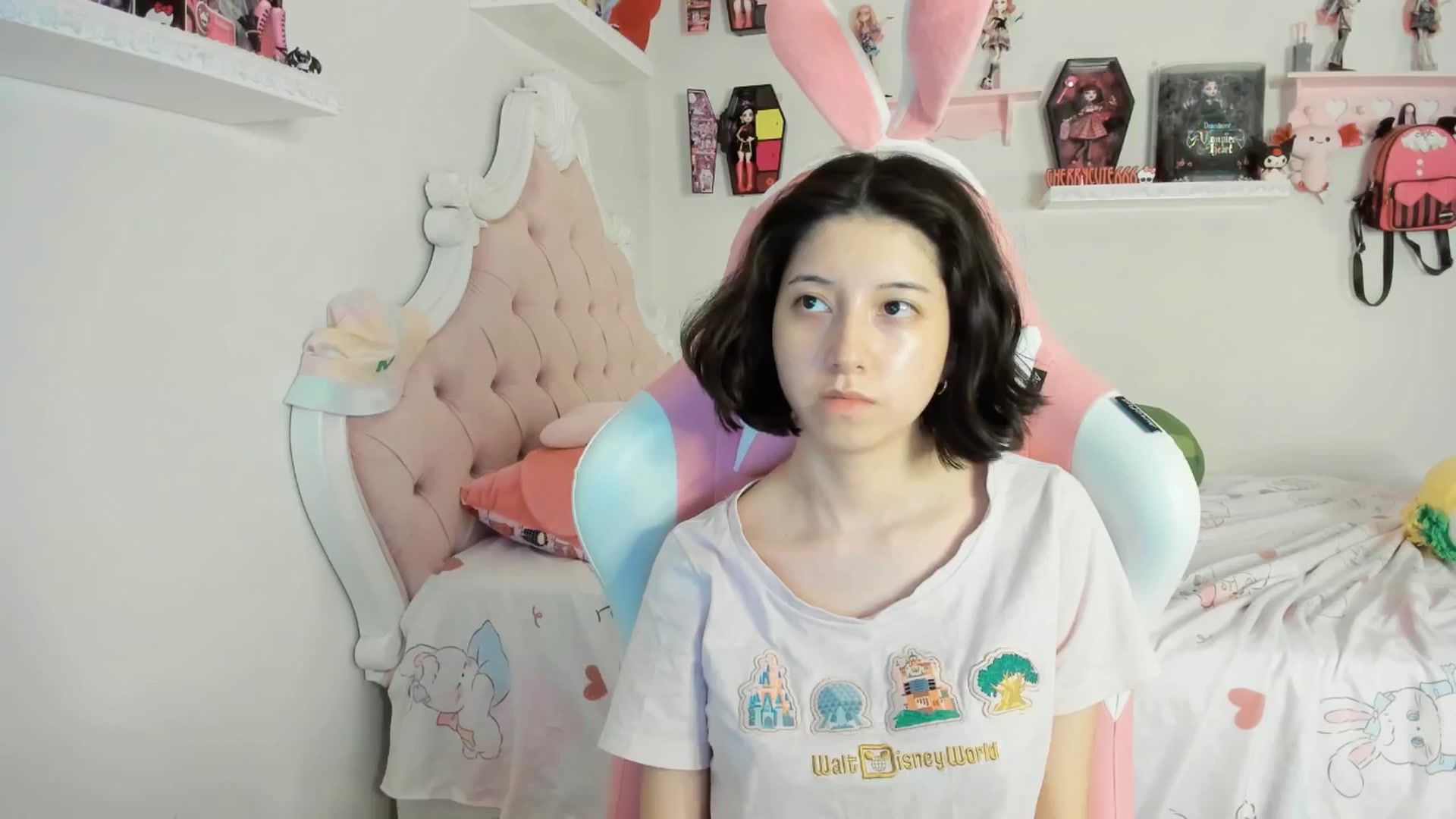 Gallery image thumbnail from Cherrycute666's myfreecams stream on, 09/01/2025, 08:48 image 19 of 20