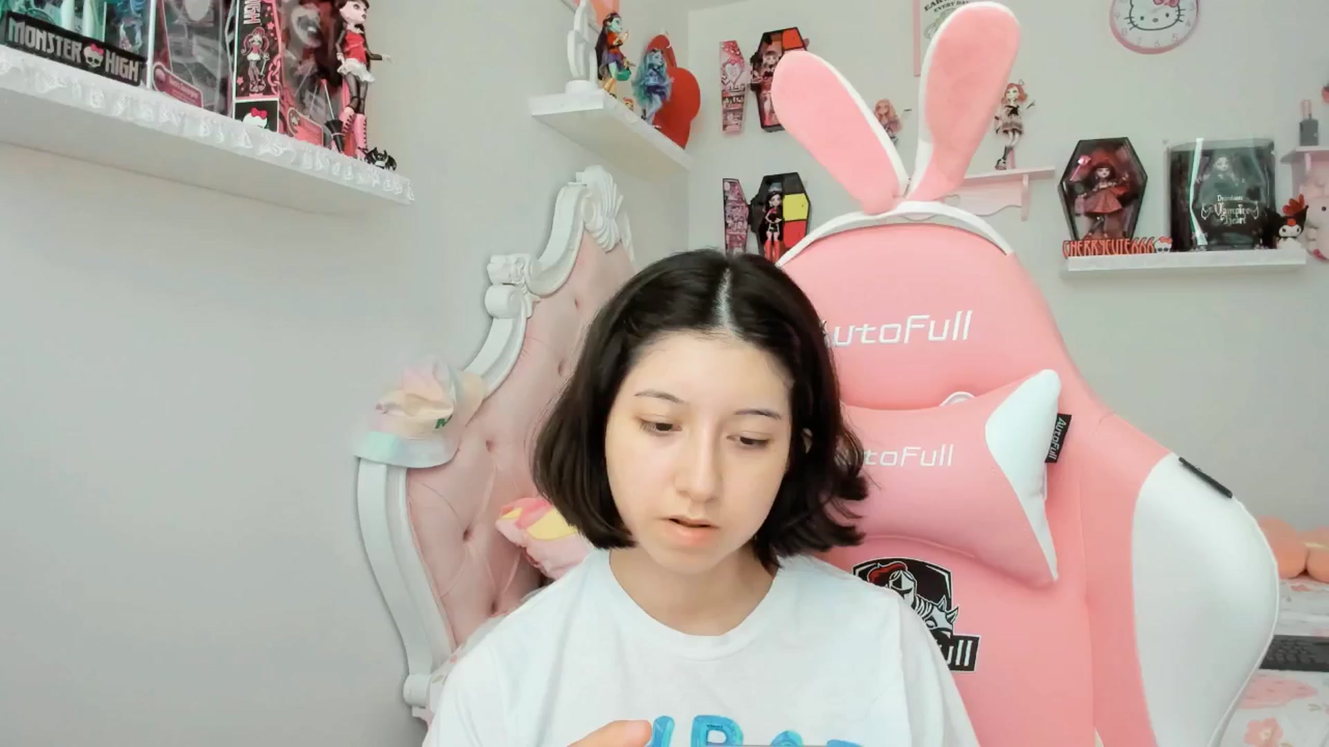 Gallery image thumbnail from Cherrycute666's myfreecams stream on, 09/01/2025, 23:33 image 9 of 20