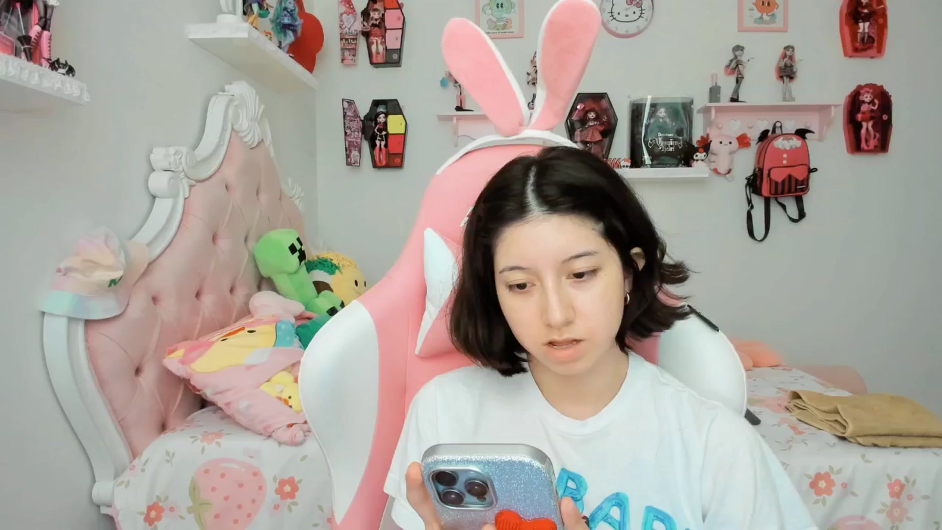 Gallery image thumbnail from Cherrycute666's myfreecams stream on, 09/01/2025, 23:33 image 3 of 20