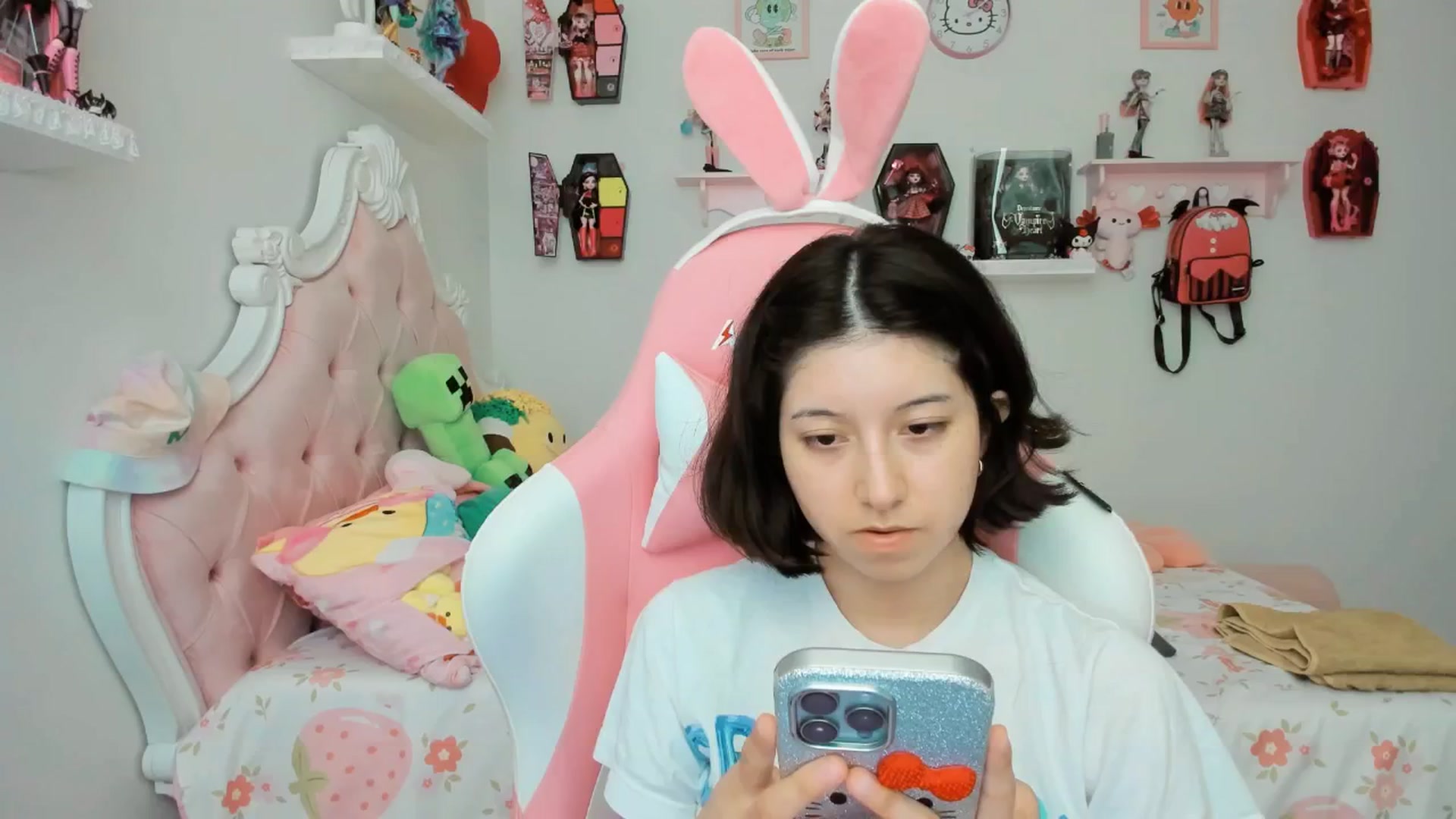 Gallery image thumbnail from Cherrycute666's myfreecams stream on, 09/01/2025, 23:33 image 4 of 20