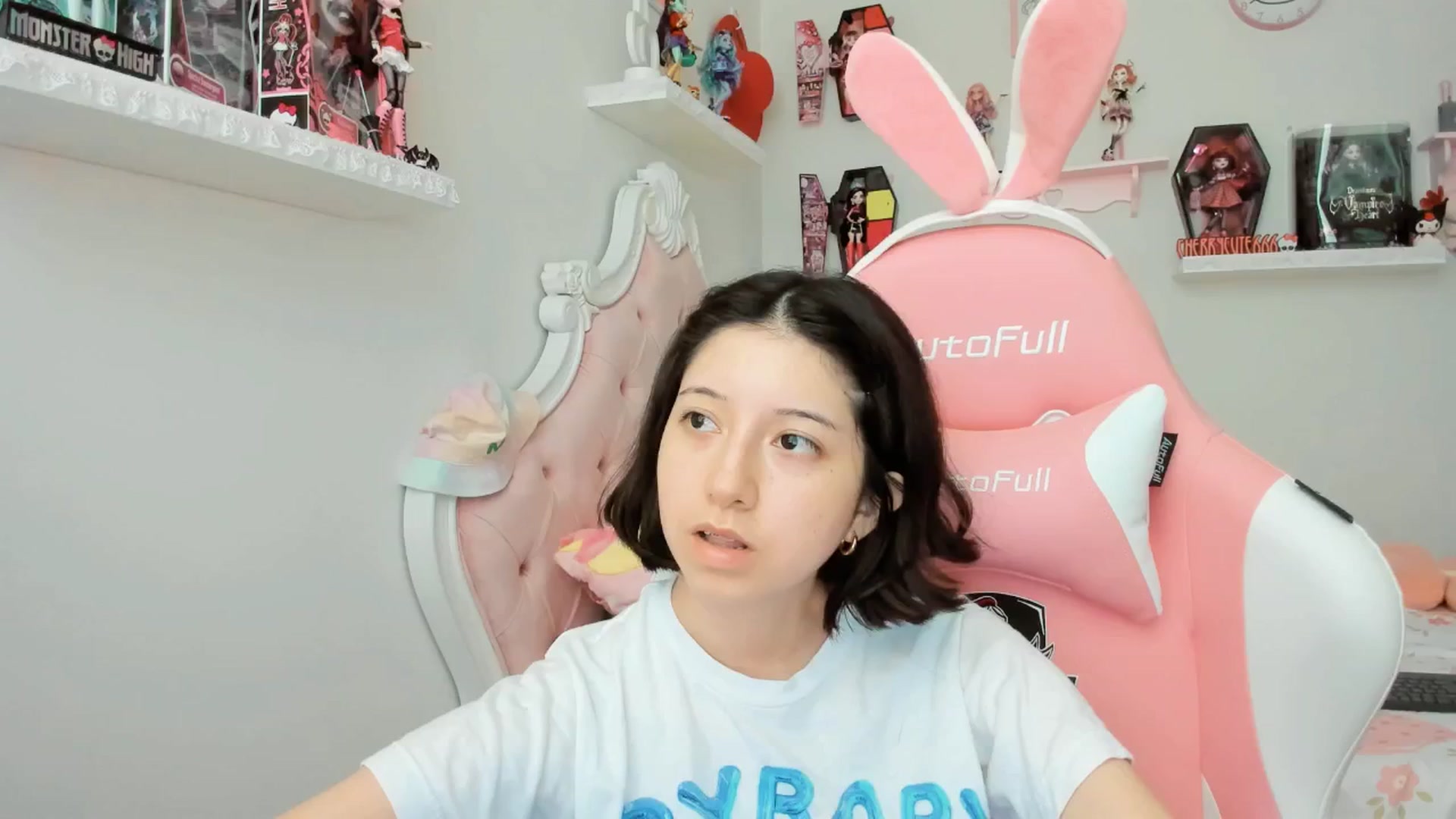 Gallery image thumbnail from Cherrycute666's myfreecams stream on, 09/01/2025, 23:33 image 11 of 20