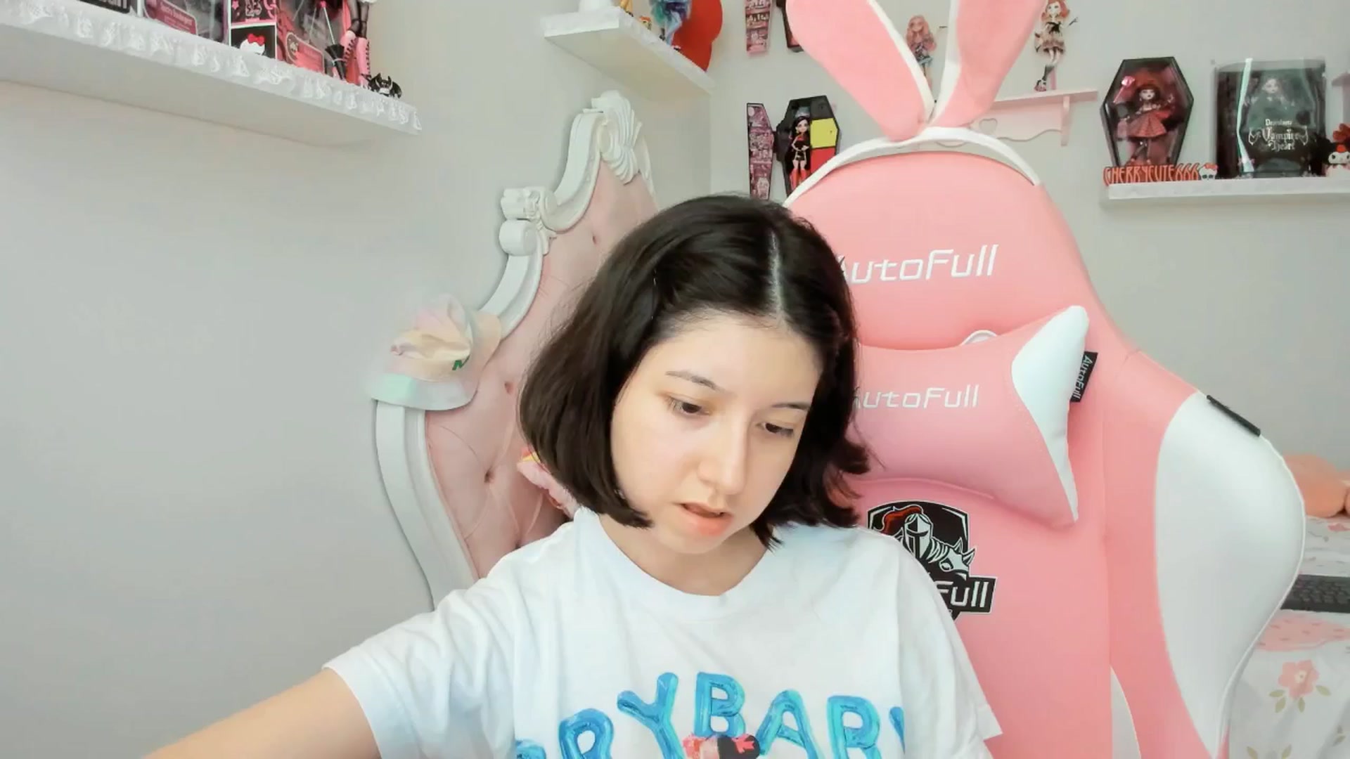 Gallery image thumbnail from Cherrycute666's myfreecams stream on, 09/01/2025, 23:33 image 20 of 20