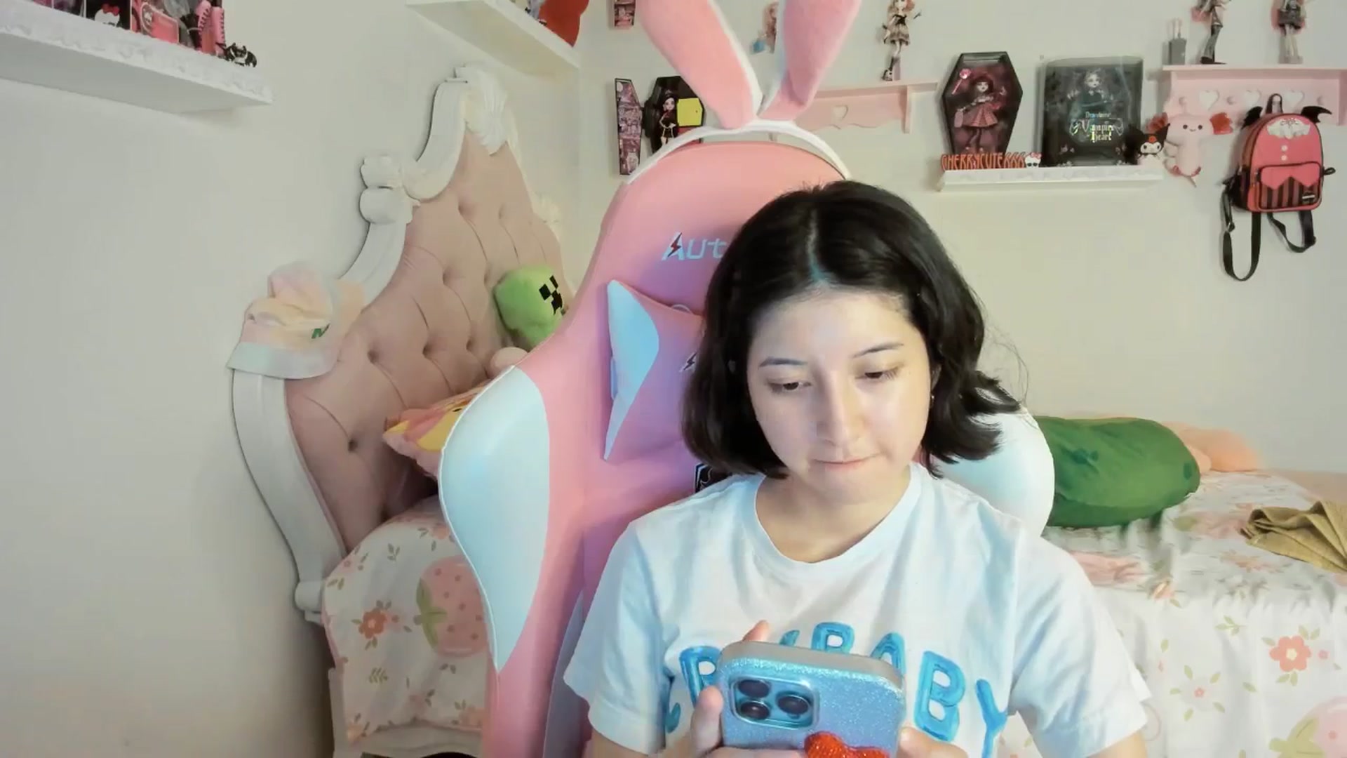 Gallery image thumbnail from Cherrycute666's myfreecams stream on, 09/02/2025, 05:04 image 13 of 20