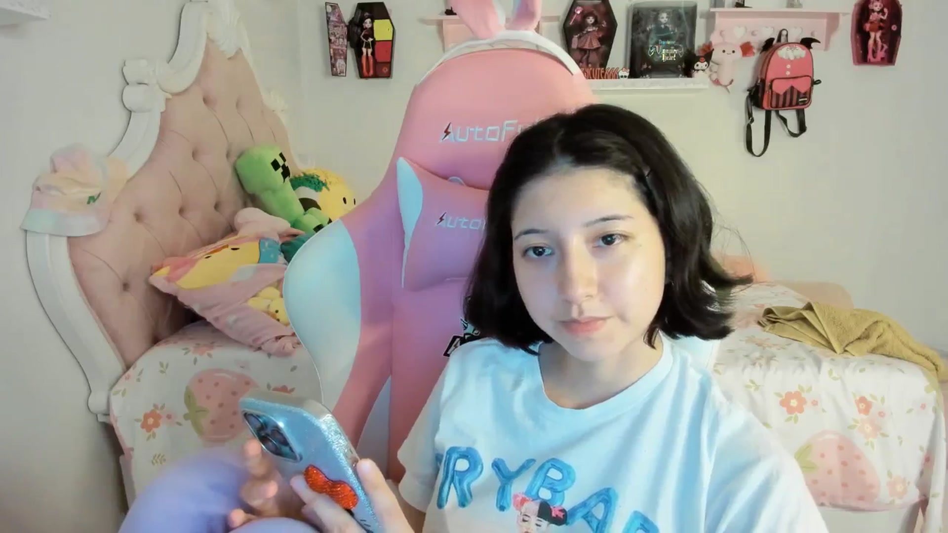 Gallery image thumbnail from Cherrycute666's myfreecams stream on, 09/02/2025, 05:04 image 14 of 20