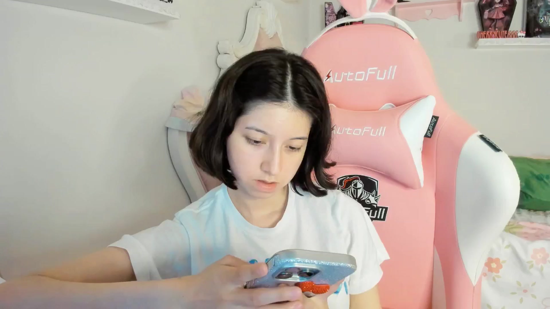 Gallery image thumbnail from Cherrycute666's myfreecams stream on, 09/02/2025, 05:04 image 15 of 20