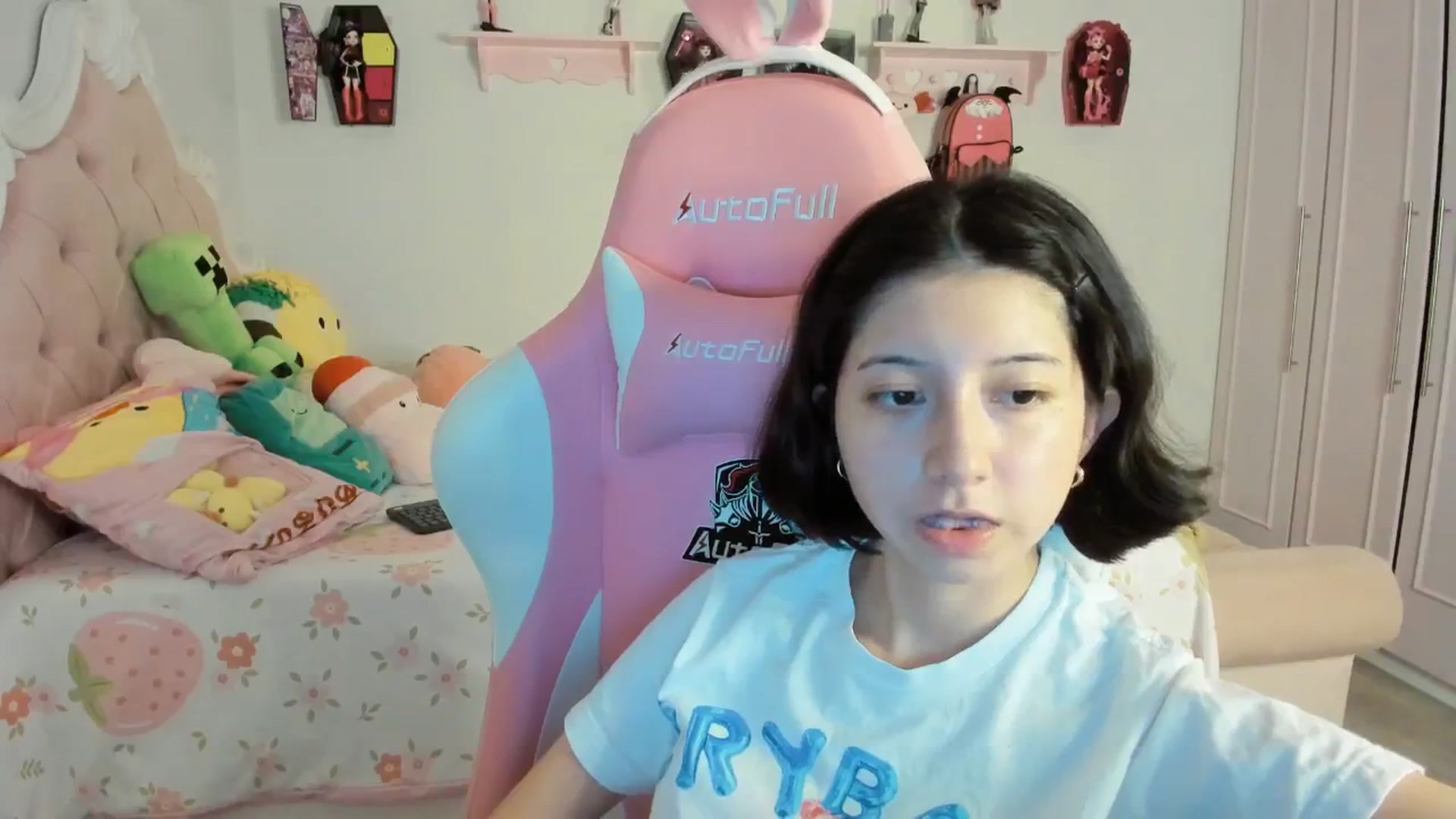 Gallery image thumbnail from Cherrycute666's myfreecams stream on, 09/02/2025, 05:04 image 6 of 20