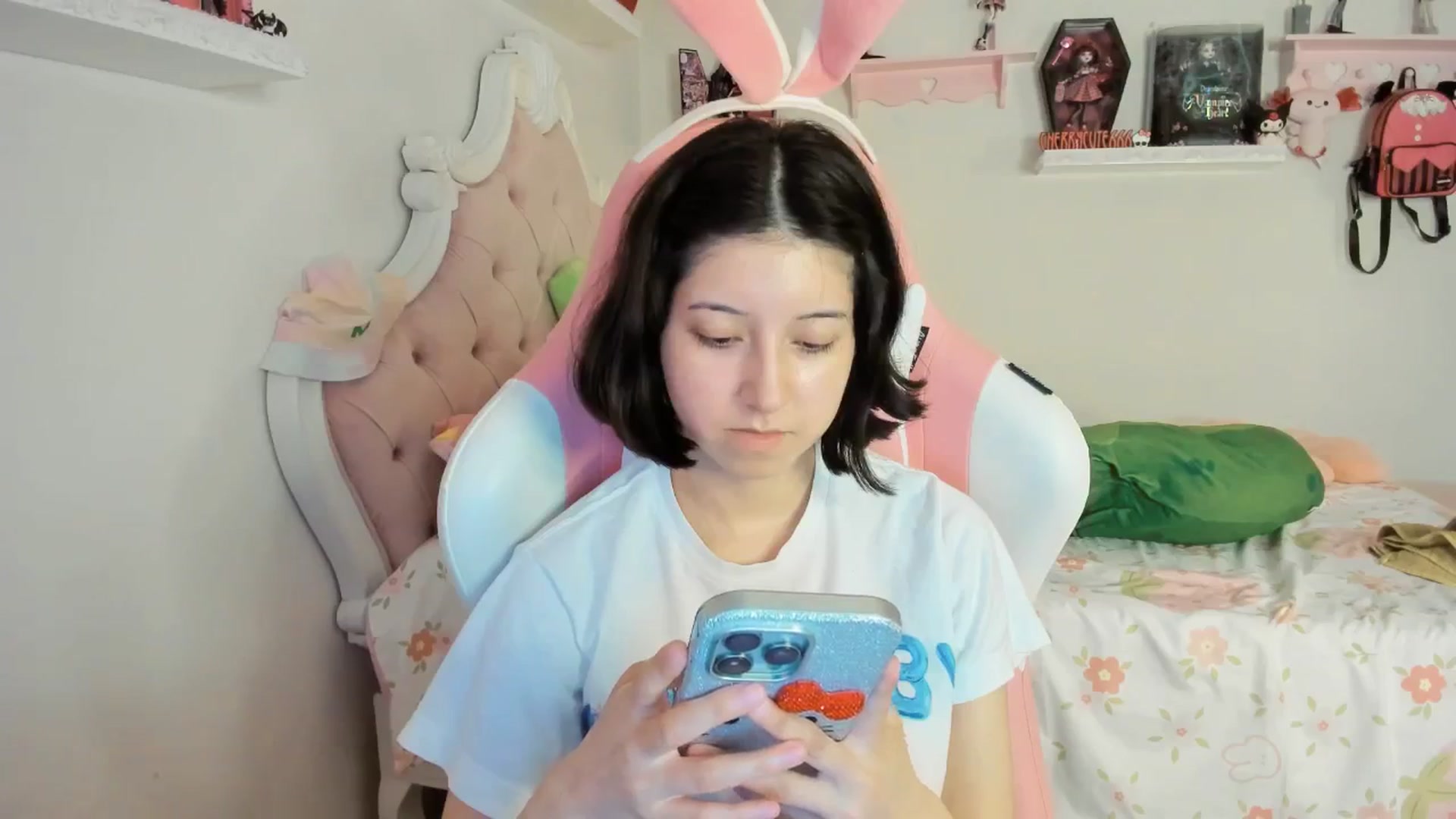 Gallery image thumbnail from Cherrycute666's myfreecams stream on, 09/02/2025, 05:04 image 8 of 20