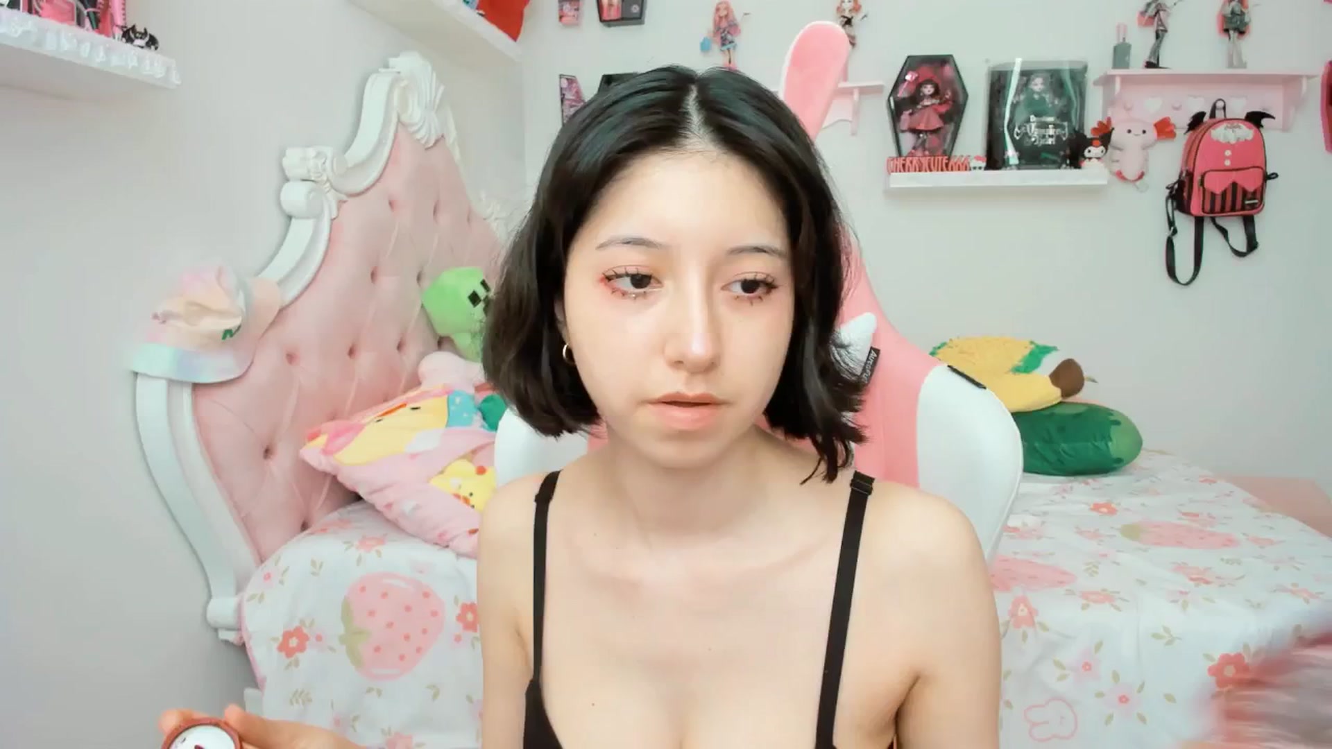 Gallery image thumbnail from Cherrycute666's myfreecams stream on, 09/02/2025, 21:38 image 3 of 20