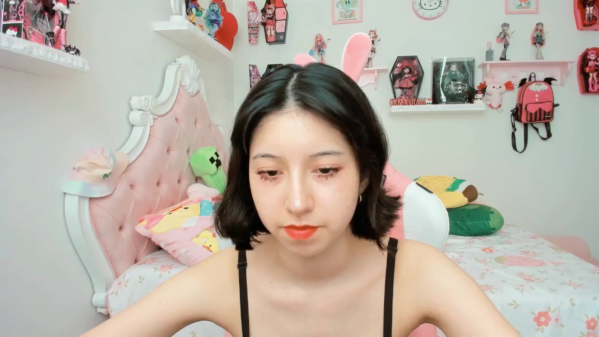 Gallery image thumbnail from Cherrycute666's myfreecams stream on, 09/02/2025, 21:38 image 17 of 20