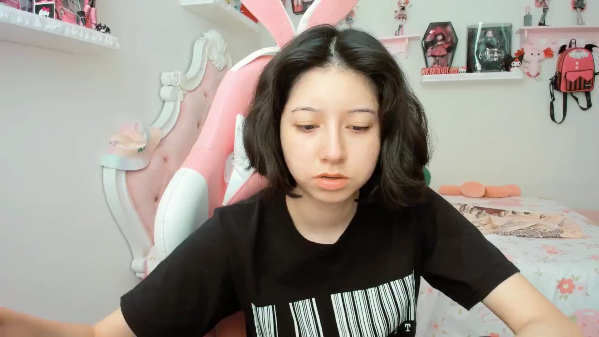 Gallery image thumbnail from Cherrycute666's myfreecams stream on, 09/03/2025, 18:46 image 2 of 20