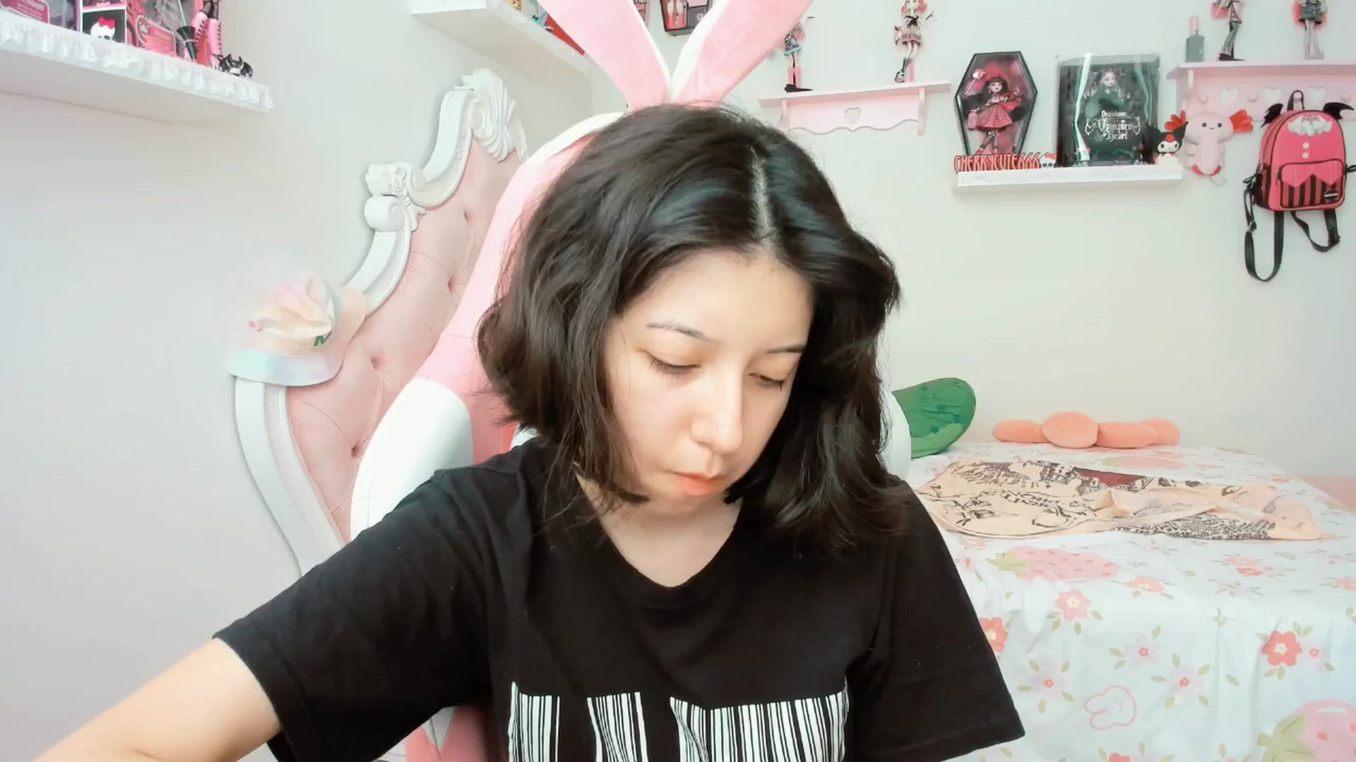 Gallery image thumbnail from Cherrycute666's myfreecams stream on, 09/03/2025, 18:46 image 9 of 20