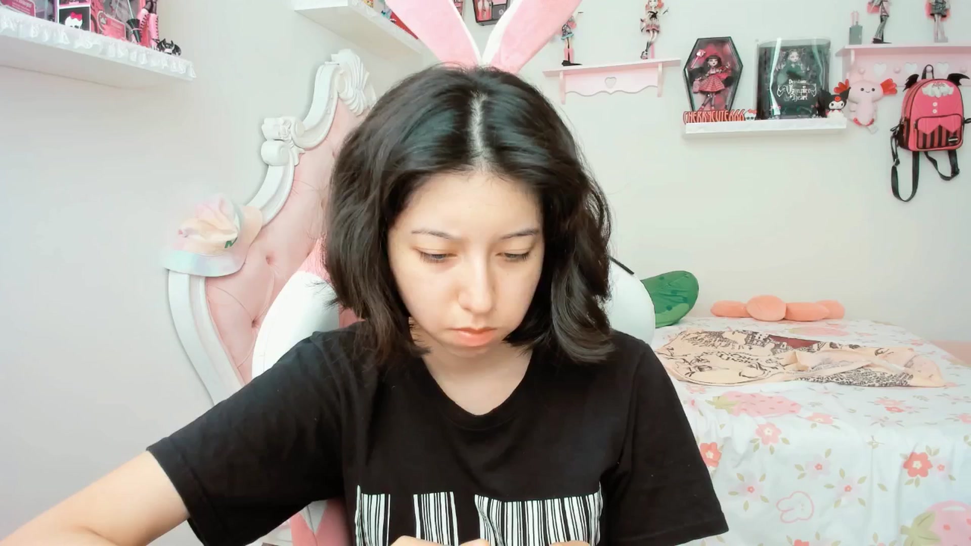 Gallery image thumbnail from Cherrycute666's myfreecams stream on, 09/03/2025, 18:46 image 7 of 20