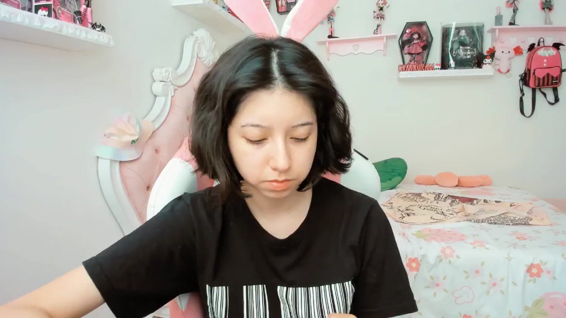 Gallery image thumbnail from Cherrycute666's myfreecams stream on, 09/03/2025, 18:46 image 6 of 20