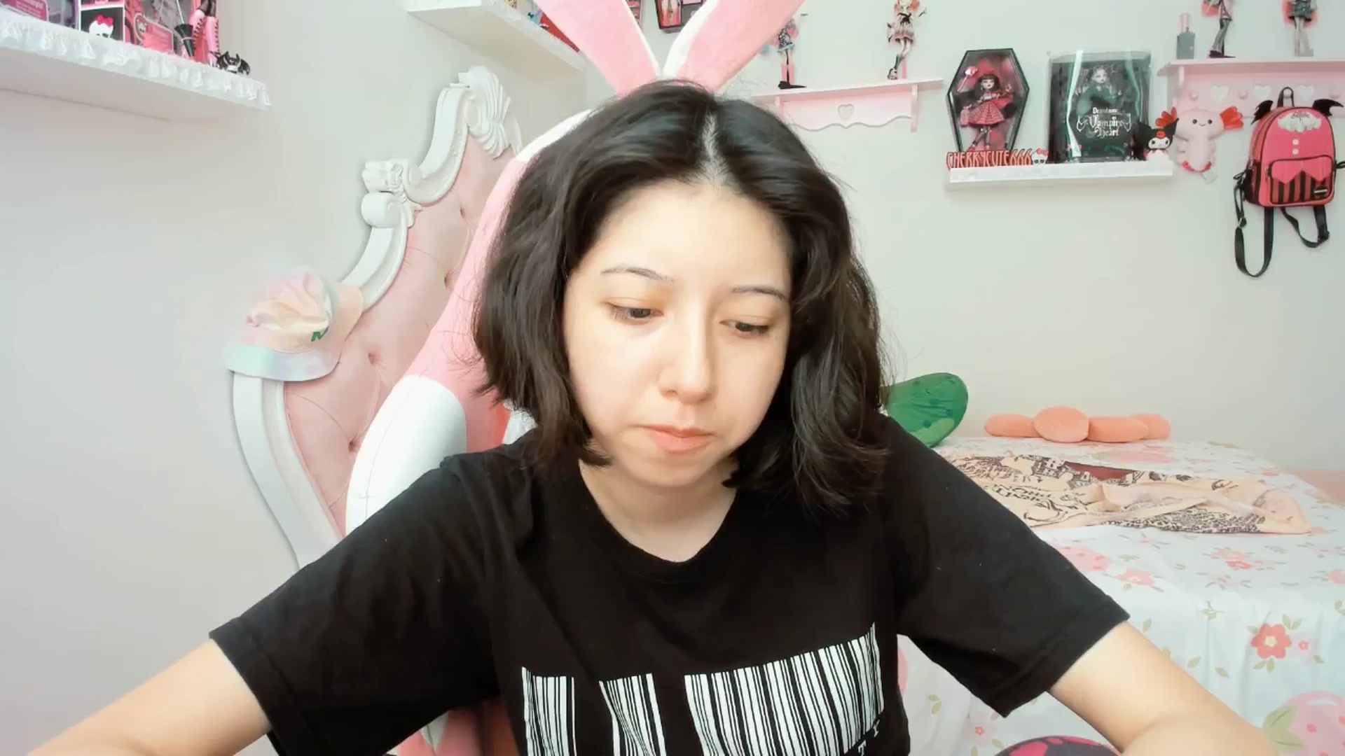 Gallery image thumbnail from Cherrycute666's myfreecams stream on, 09/03/2025, 18:46 image 1 of 20