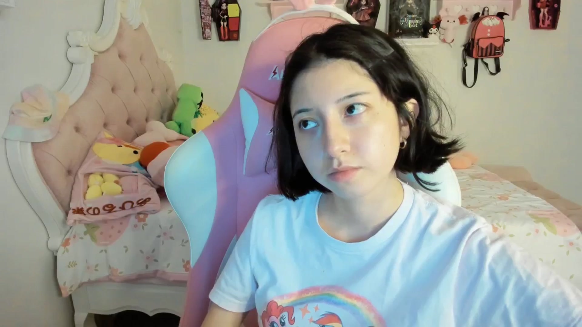Gallery image thumbnail from Cherrycute666's myfreecams stream on, 09/05/2025, 06:22 image 4 of 20