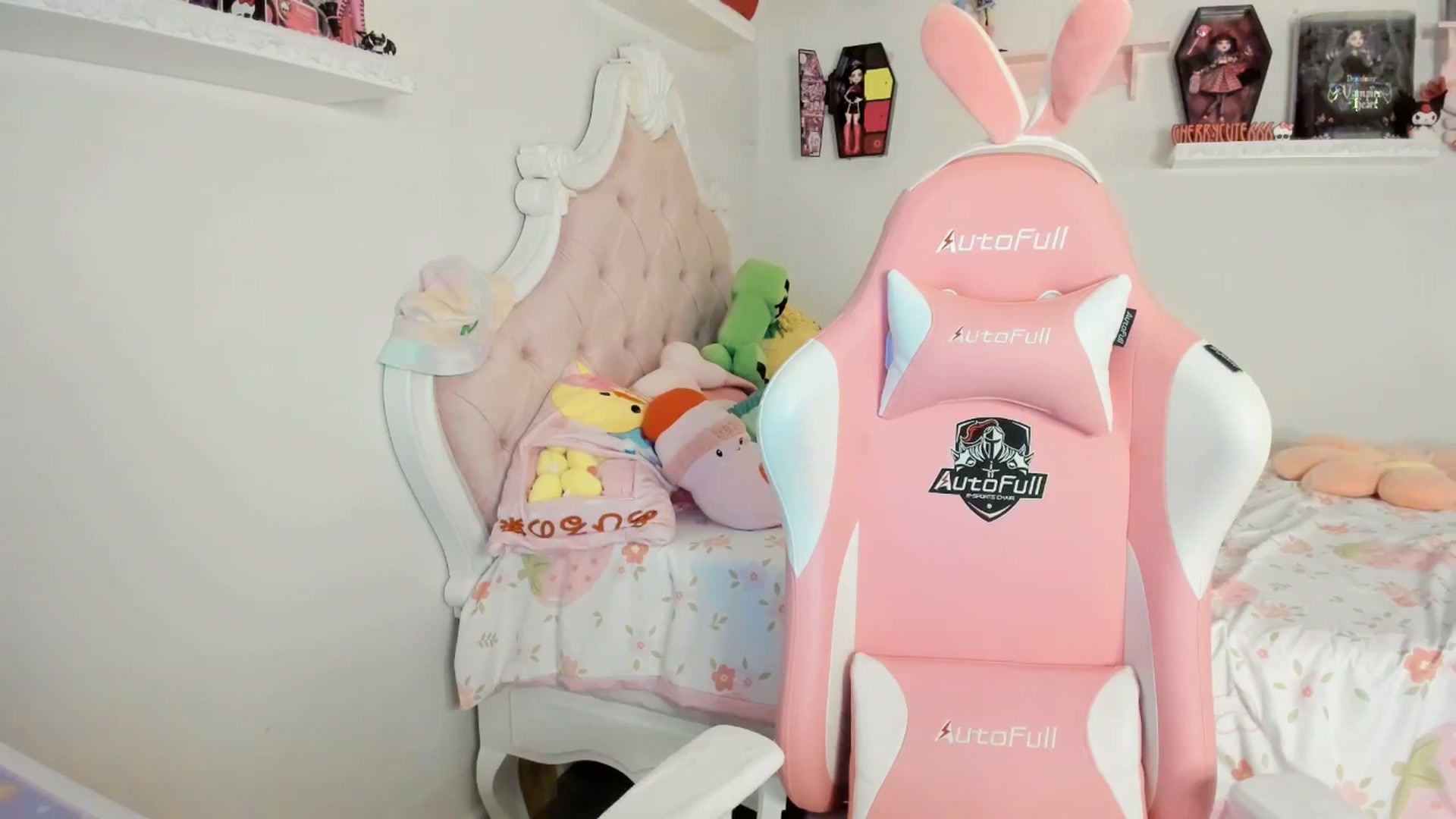 Gallery image thumbnail from Cherrycute666's myfreecams stream on, 09/05/2025, 06:22 image 17 of 20