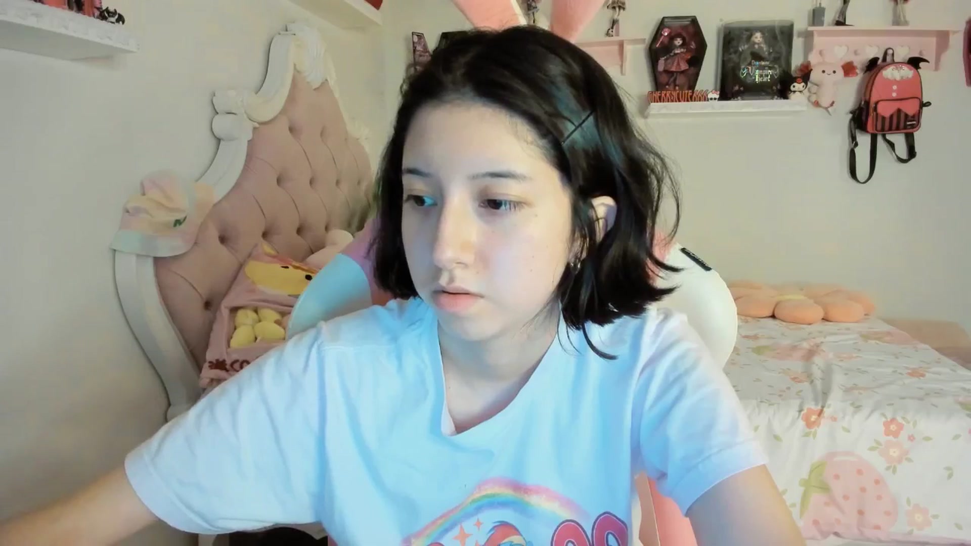 Gallery image thumbnail from Cherrycute666's myfreecams stream on, 09/05/2025, 06:22 image 15 of 20