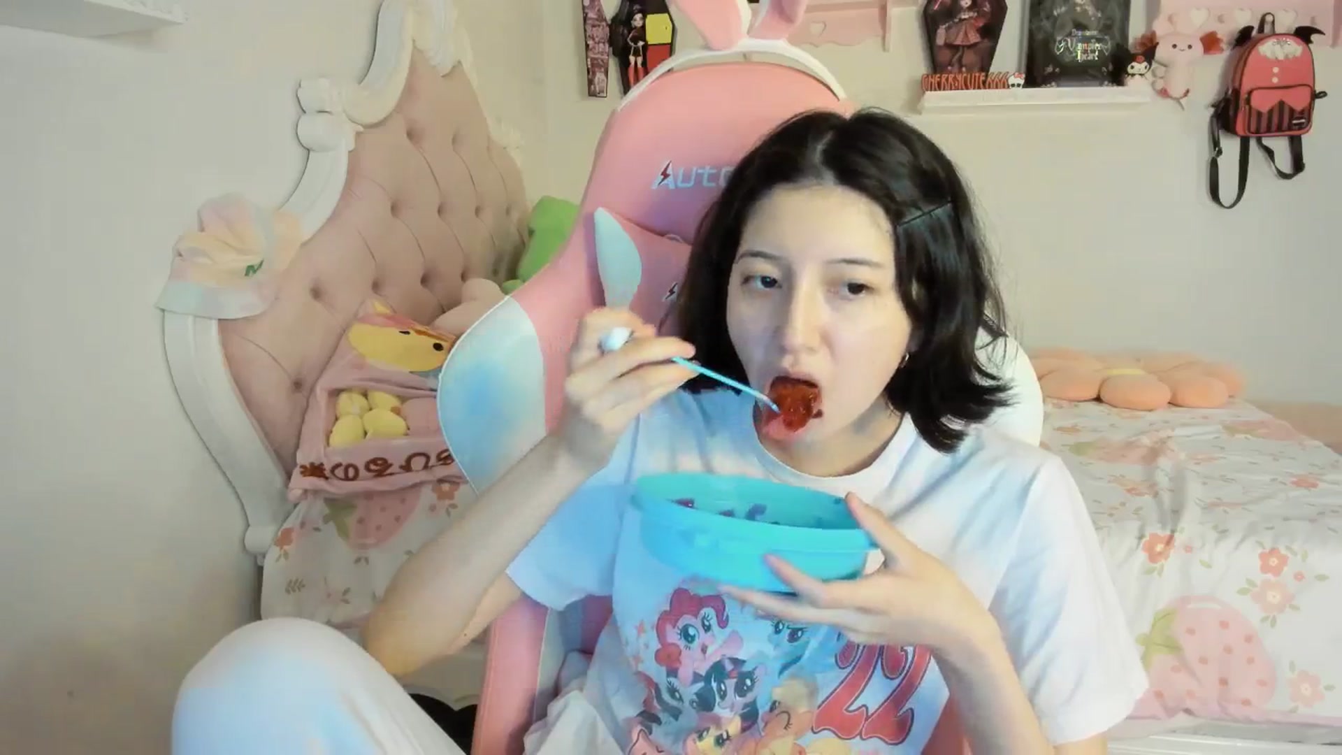 Gallery image thumbnail from Cherrycute666's myfreecams stream on, 09/05/2025, 06:22 image 5 of 20