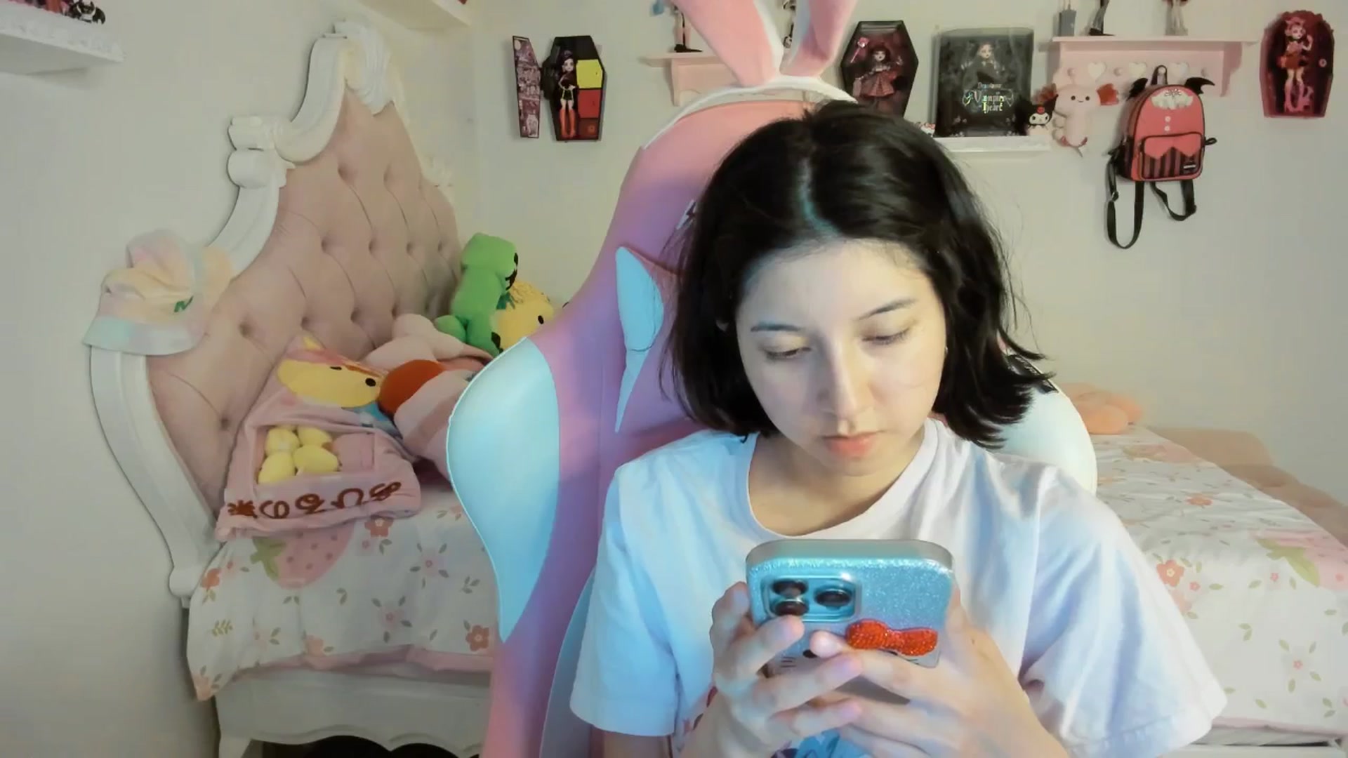 Gallery image thumbnail from Cherrycute666's myfreecams stream on, 09/05/2025, 06:22 image 13 of 20