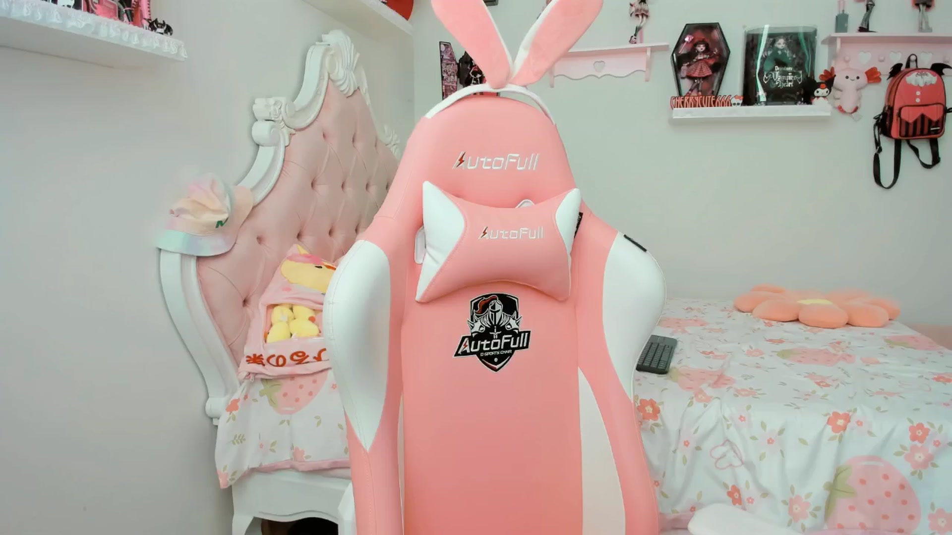 Gallery image thumbnail from Cherrycute666's myfreecams stream on, 09/05/2025, 21:19 image 5 of 20