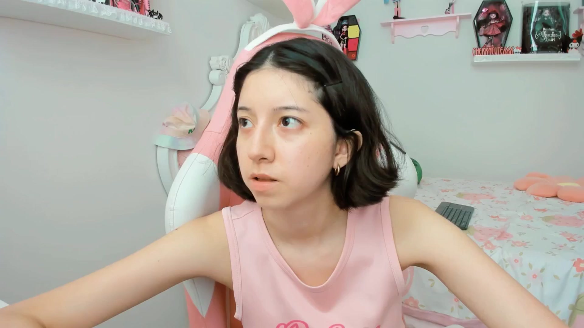 Gallery image thumbnail from Cherrycute666's myfreecams stream on, 09/05/2025, 21:19 image 19 of 20