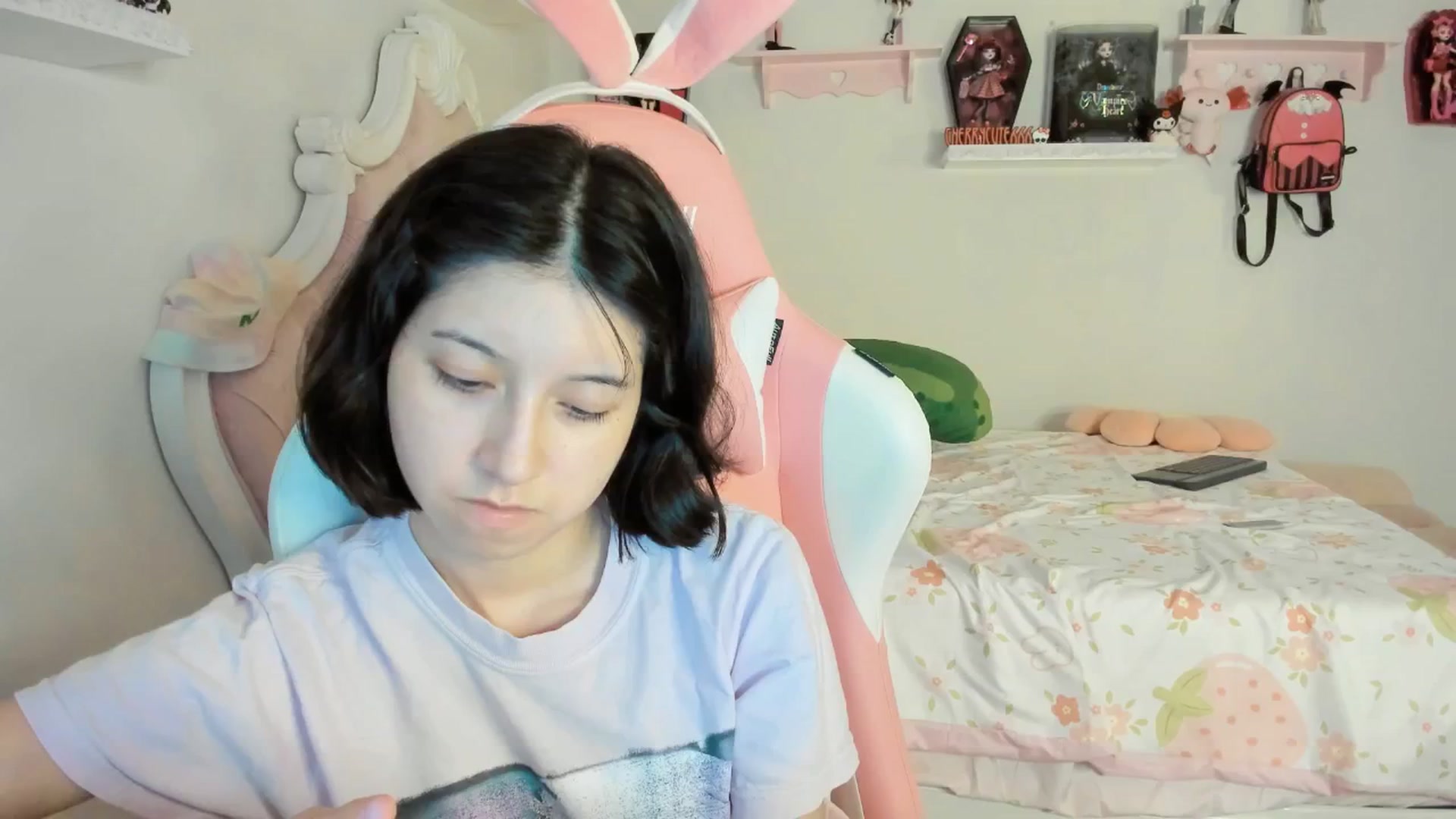 Gallery image thumbnail from Cherrycute666's myfreecams stream on, 09/06/2025, 09:59 image 4 of 20