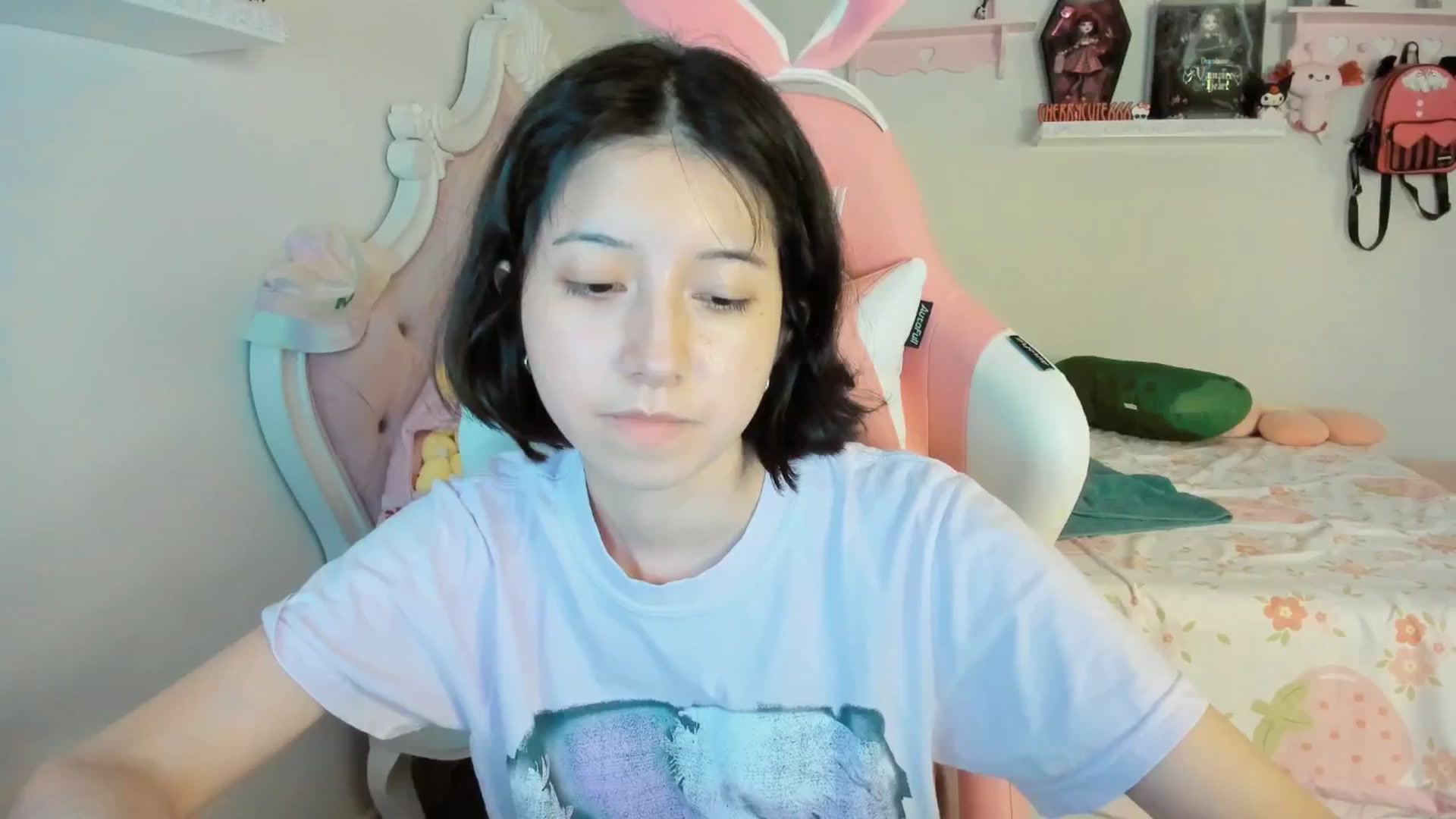Gallery image thumbnail from Cherrycute666's myfreecams stream on, 09/06/2025, 09:59 image 18 of 20