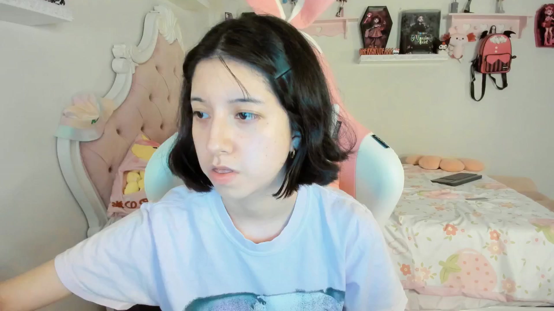 Gallery image thumbnail from Cherrycute666's myfreecams stream on, 09/06/2025, 09:59 image 3 of 20