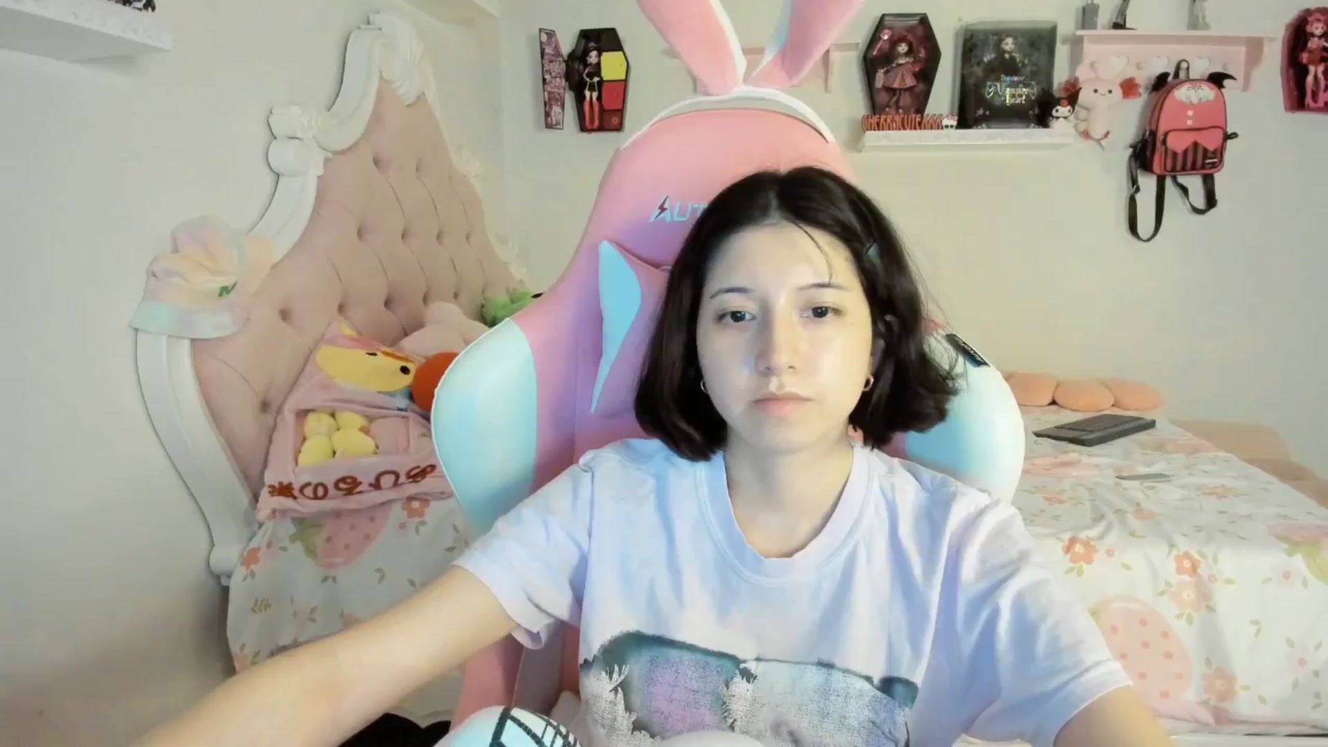 Gallery image thumbnail from Cherrycute666's myfreecams stream on, 09/06/2025, 09:59 image 2 of 20