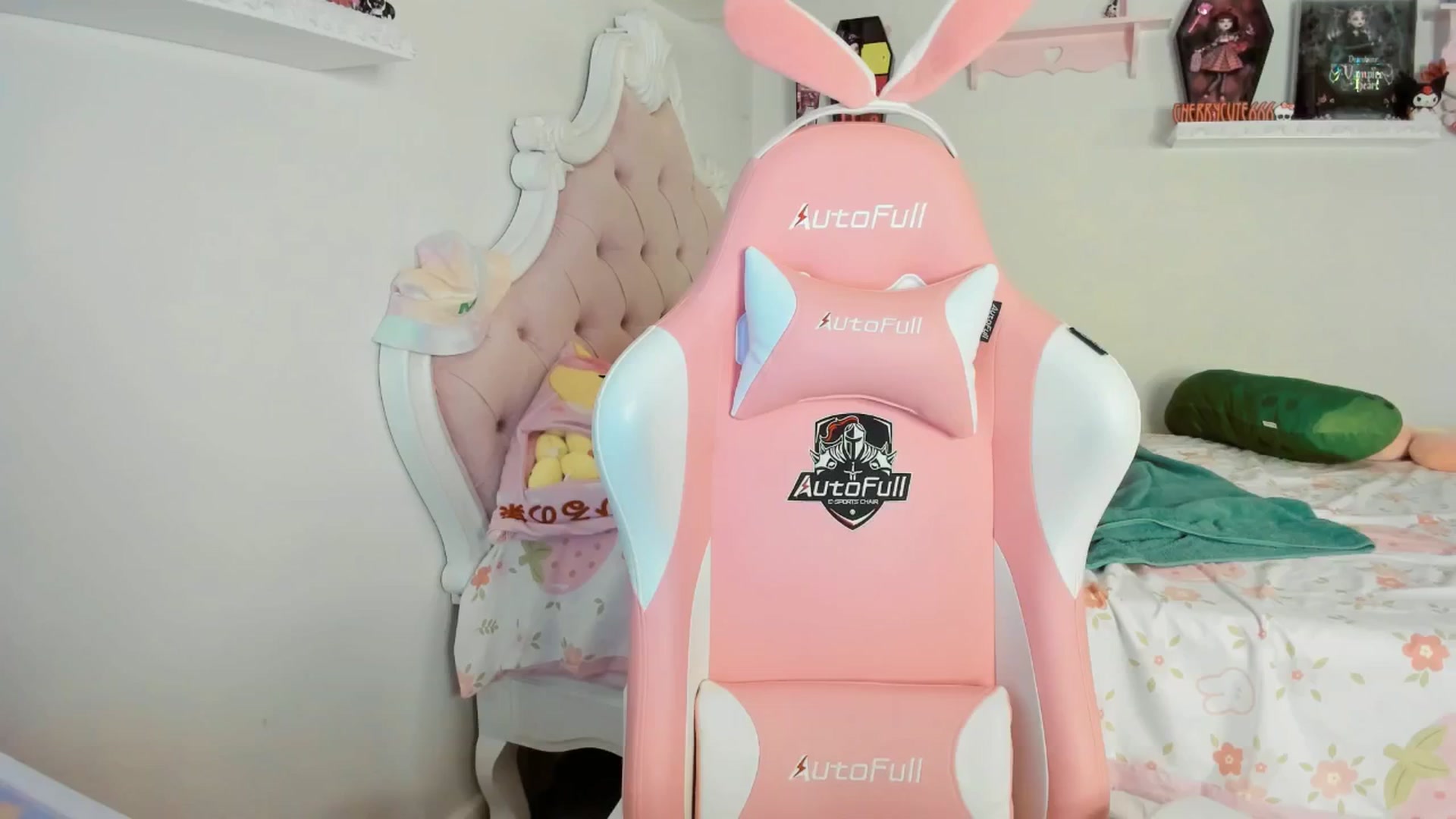 Gallery image thumbnail from Cherrycute666's myfreecams stream on, 09/07/2025, 04:57 image 9 of 20