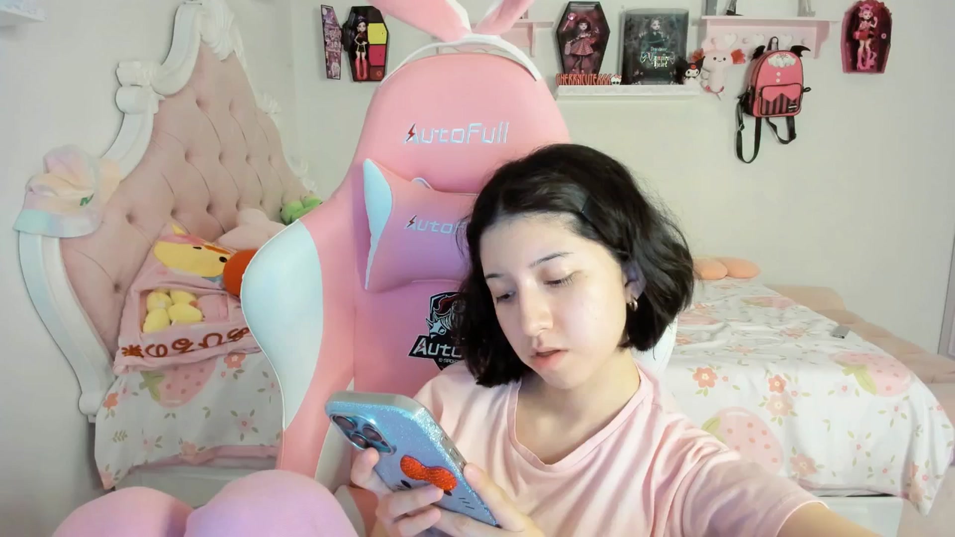 Gallery image thumbnail from Cherrycute666's myfreecams stream on, 09/07/2025, 04:57 image 15 of 20