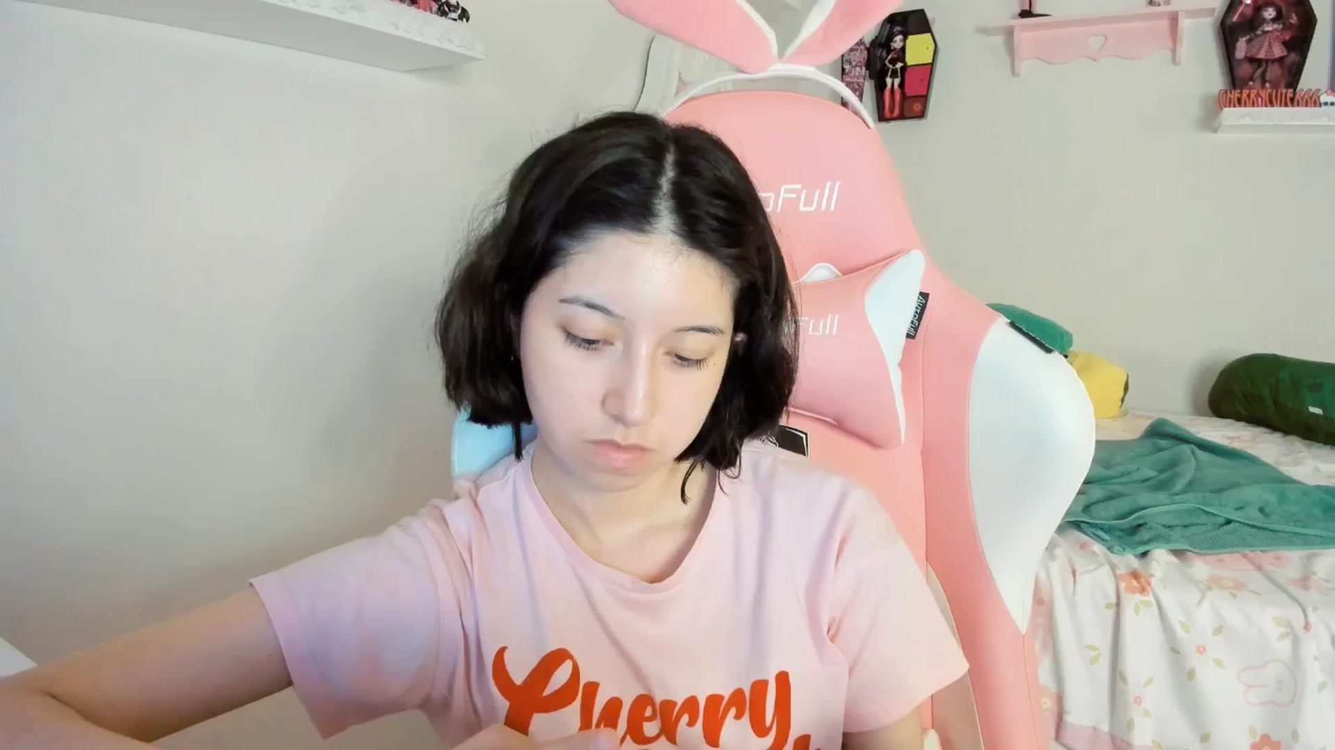 Gallery image thumbnail from Cherrycute666's myfreecams stream on, 09/07/2025, 04:57 image 6 of 20