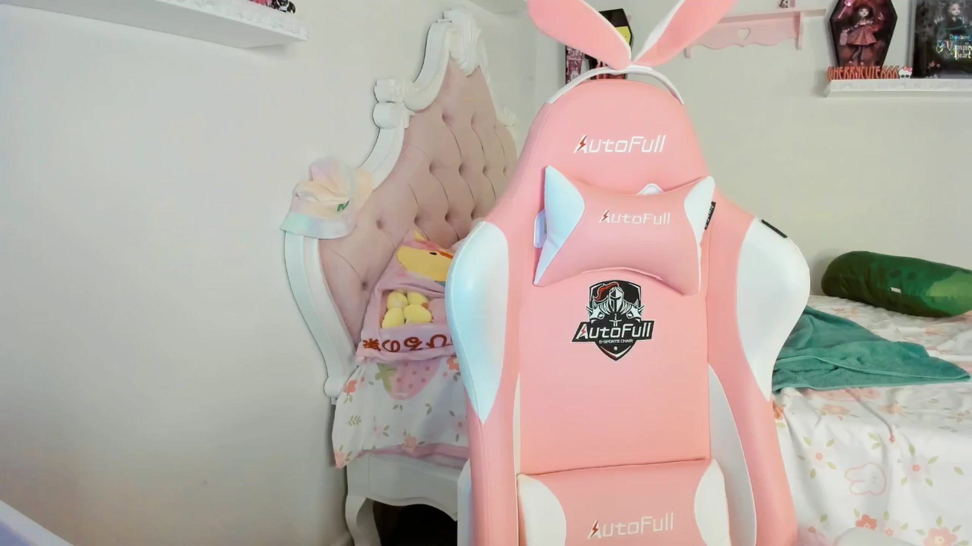 Gallery image thumbnail from Cherrycute666's myfreecams stream on, 09/07/2025, 04:57 image 5 of 20