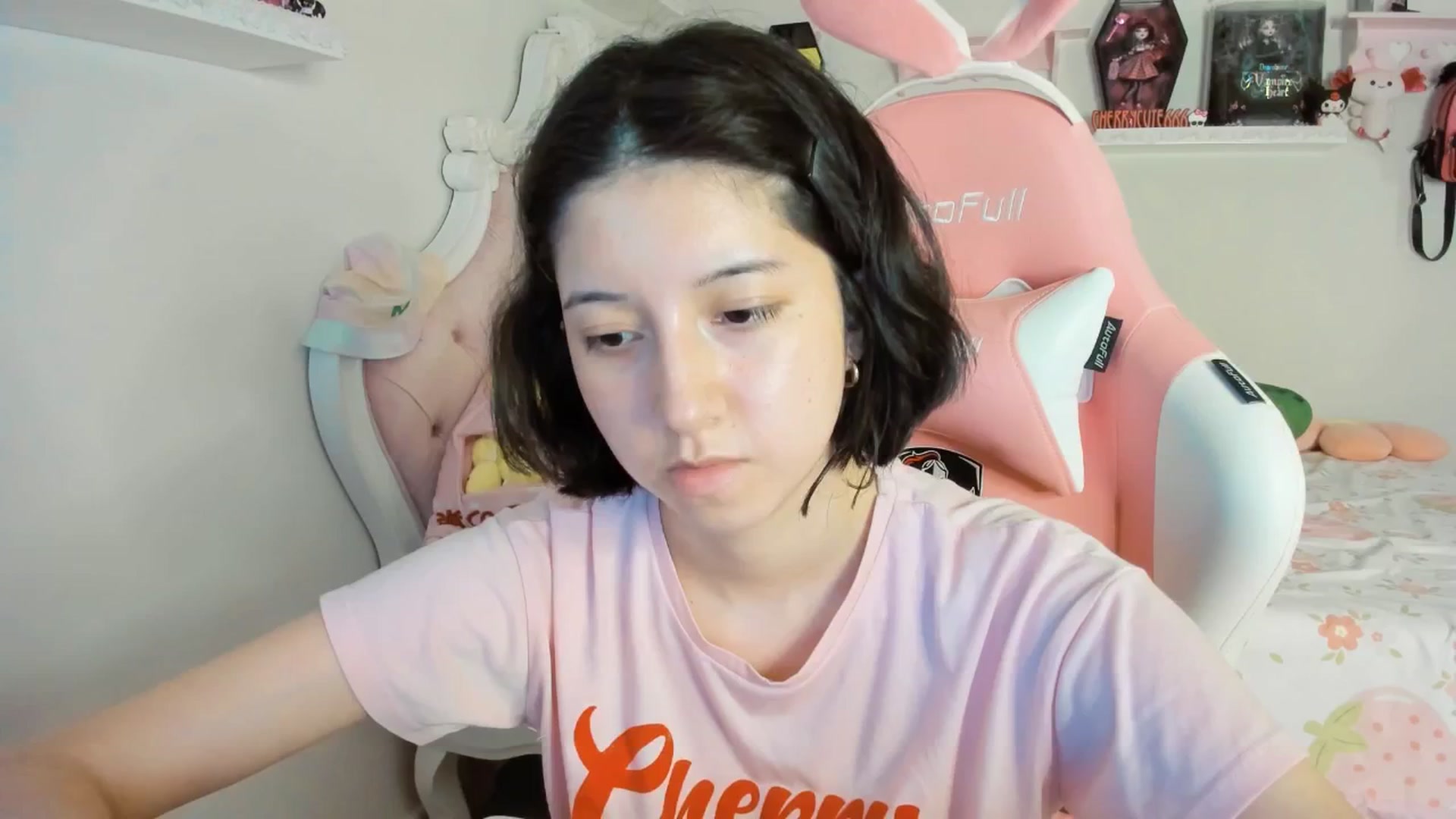 Gallery image thumbnail from Cherrycute666's myfreecams stream on, 09/07/2025, 04:57 image 7 of 20