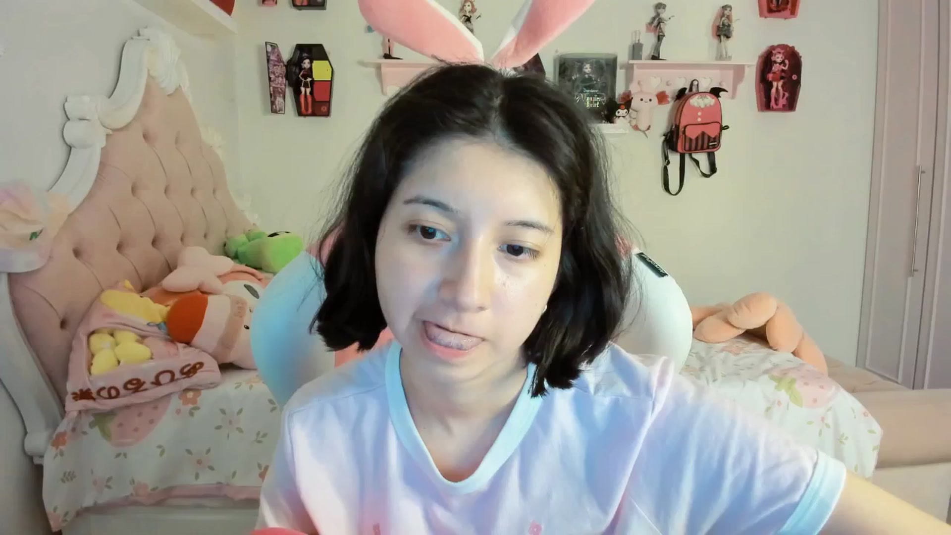 Gallery image thumbnail from Cherrycute666's myfreecams stream on, 09/08/2025, 04:38 image 4 of 20