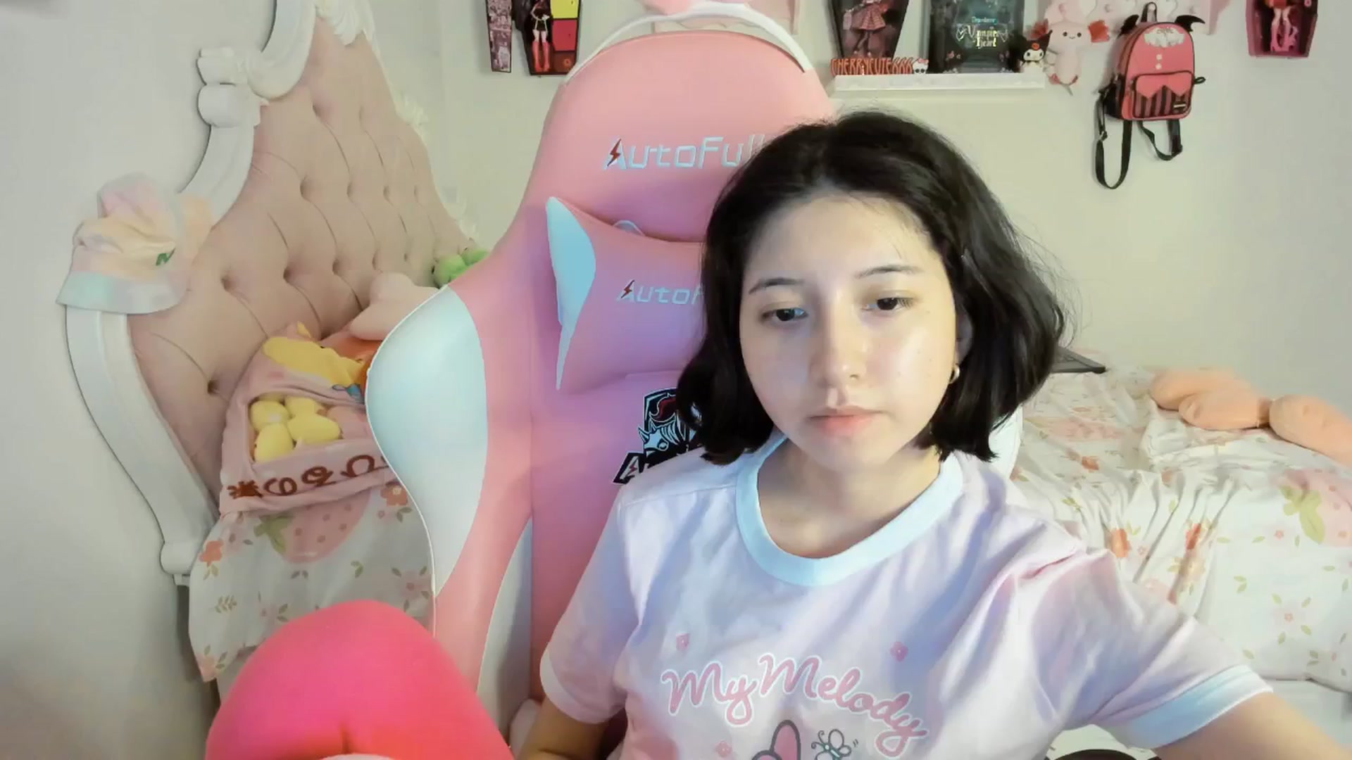 Gallery image thumbnail from Cherrycute666's myfreecams stream on, 09/08/2025, 04:38 image 15 of 20