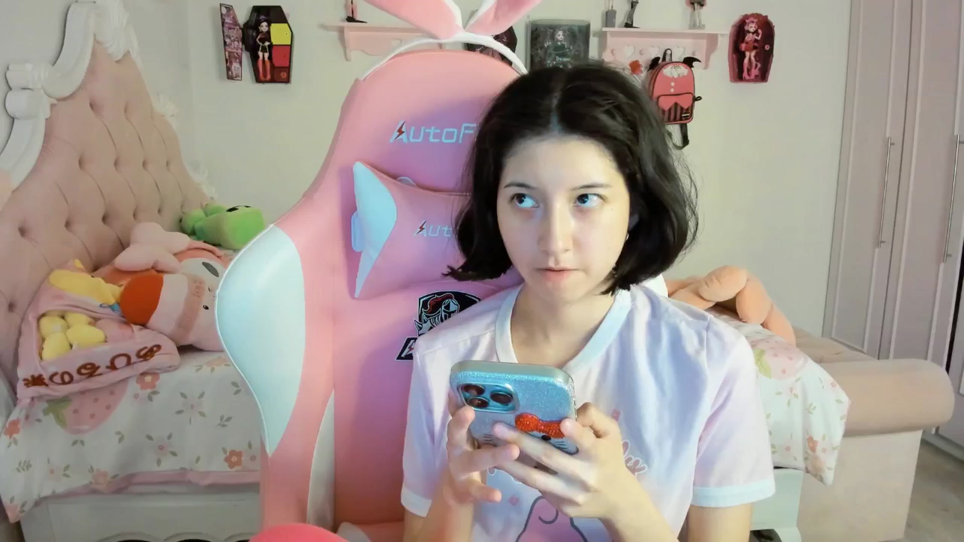 Gallery image thumbnail from Cherrycute666's myfreecams stream on, 09/08/2025, 04:38 image 2 of 20