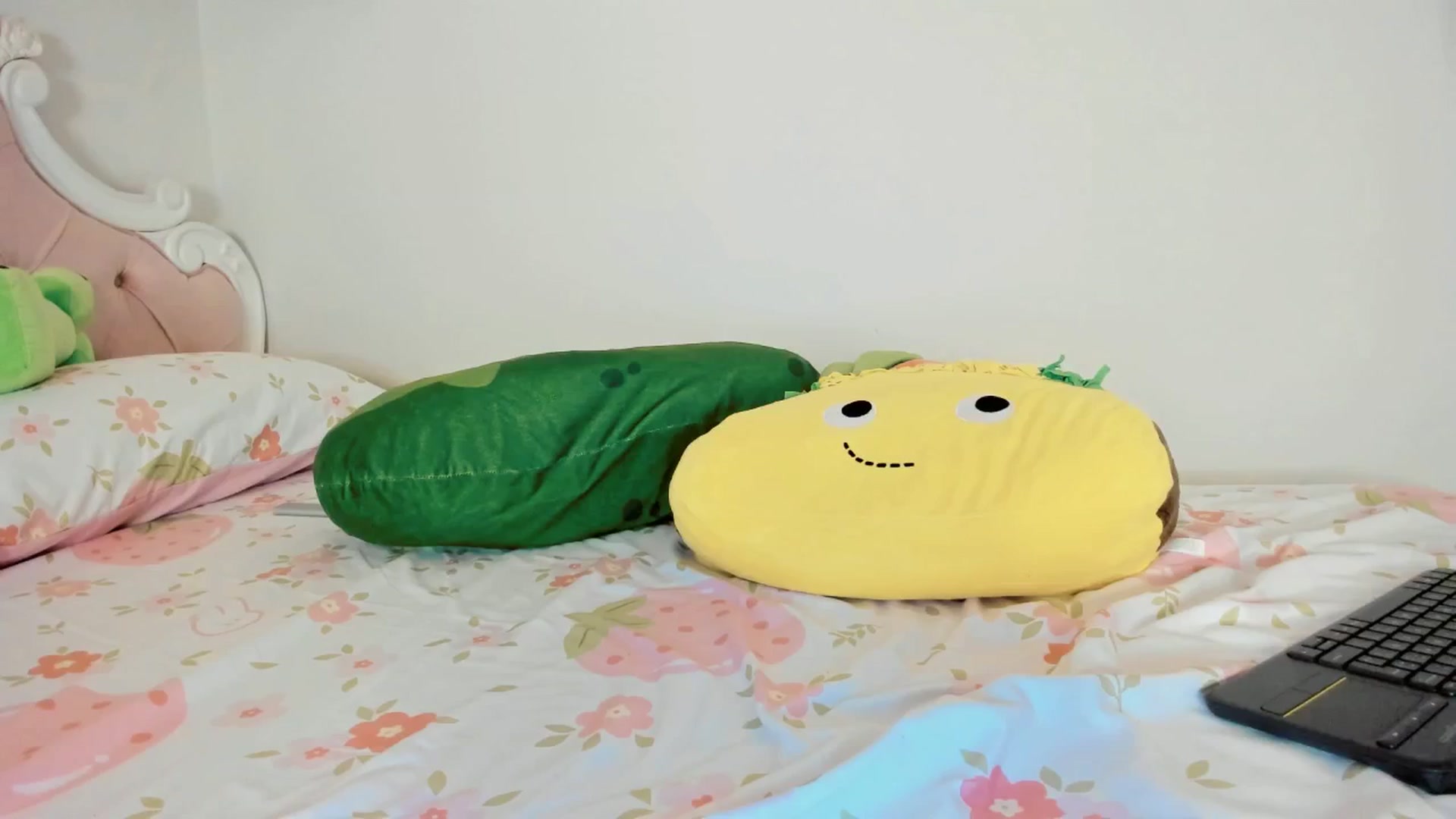 Gallery image thumbnail from Cherrycute666's myfreecams stream on, 09/08/2025, 06:39 image 10 of 20