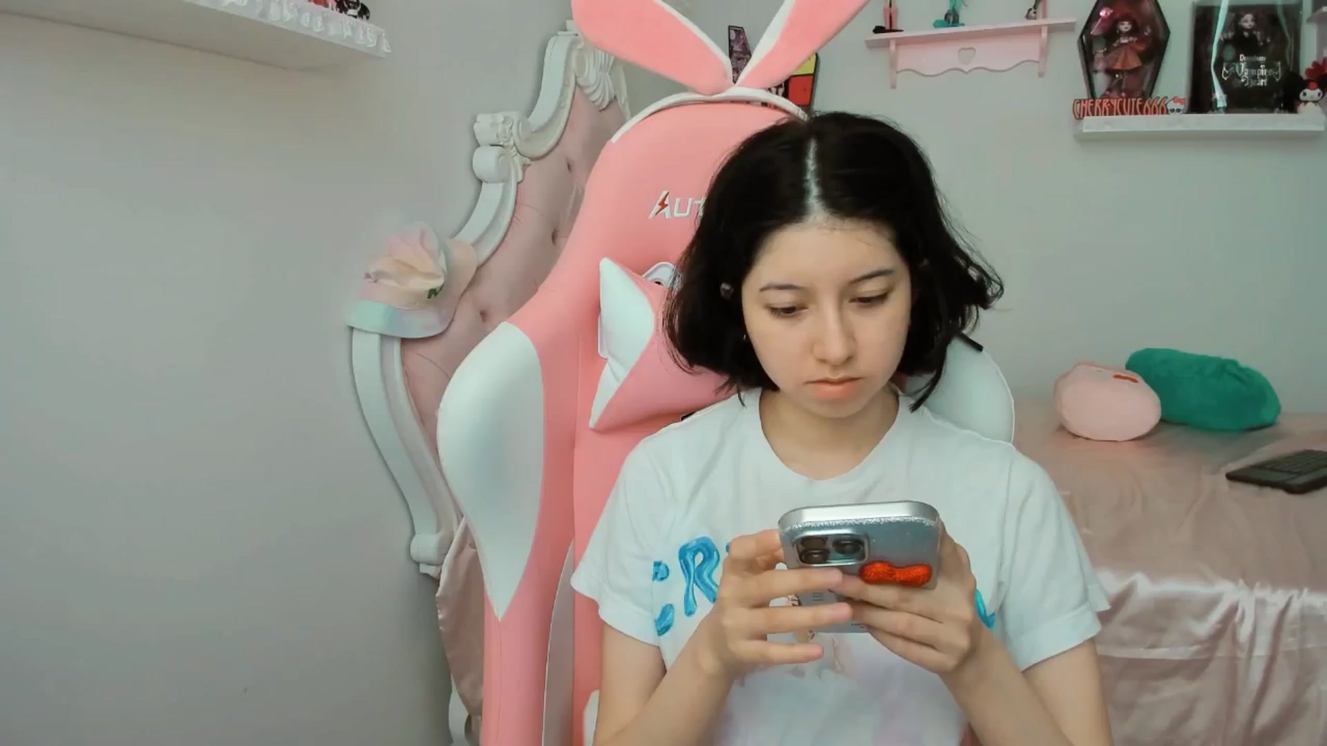 Gallery image thumbnail from Cherrycute666's myfreecams stream on, 09/10/2025, 19:29 image 5 of 20