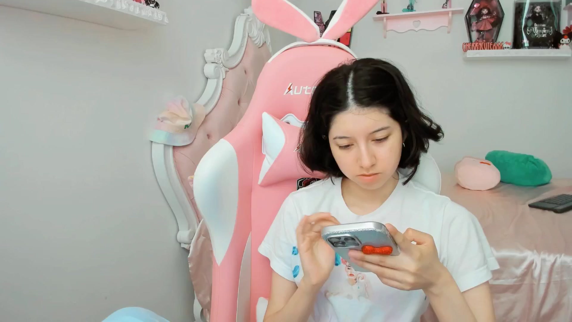 Gallery image thumbnail from Cherrycute666's myfreecams stream on, 09/10/2025, 19:29 image 11 of 20