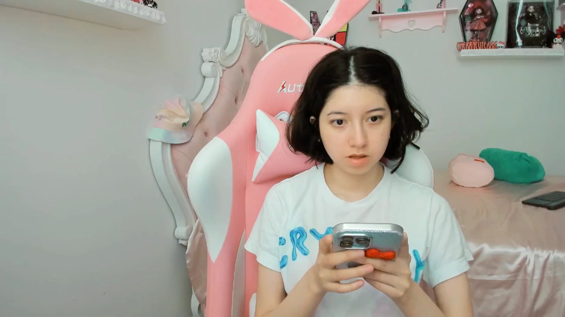 Gallery image thumbnail from Cherrycute666's myfreecams stream on, 09/10/2025, 19:29 image 3 of 20