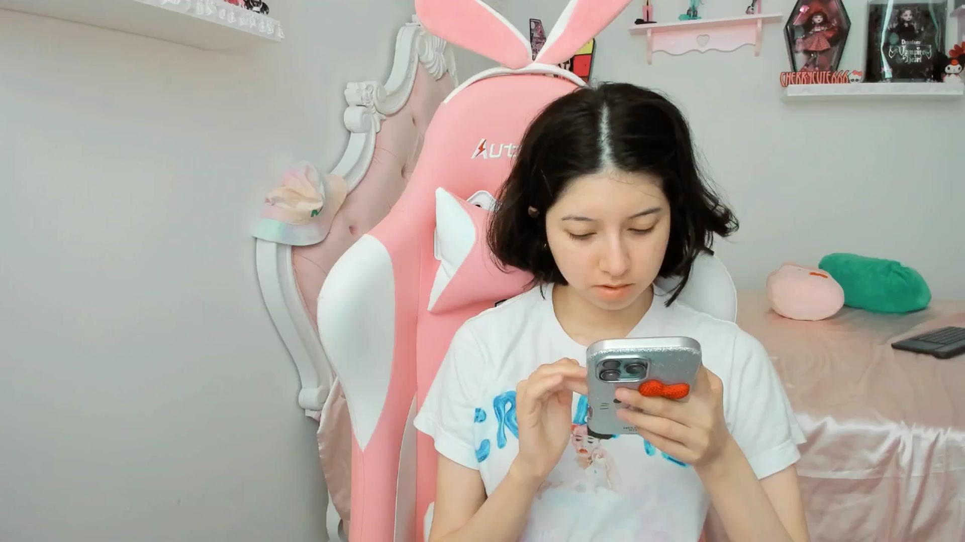 Gallery image thumbnail from Cherrycute666's myfreecams stream on, 09/10/2025, 19:29 image 7 of 20