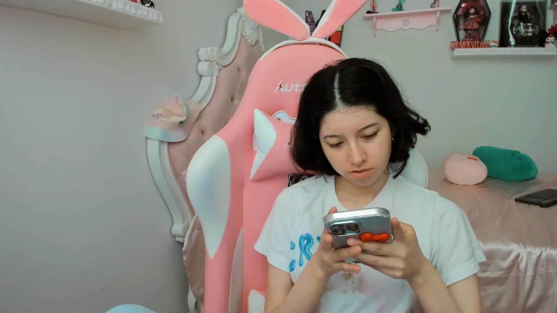 Gallery image thumbnail from Cherrycute666's myfreecams stream on, 09/10/2025, 19:29 image 14 of 20