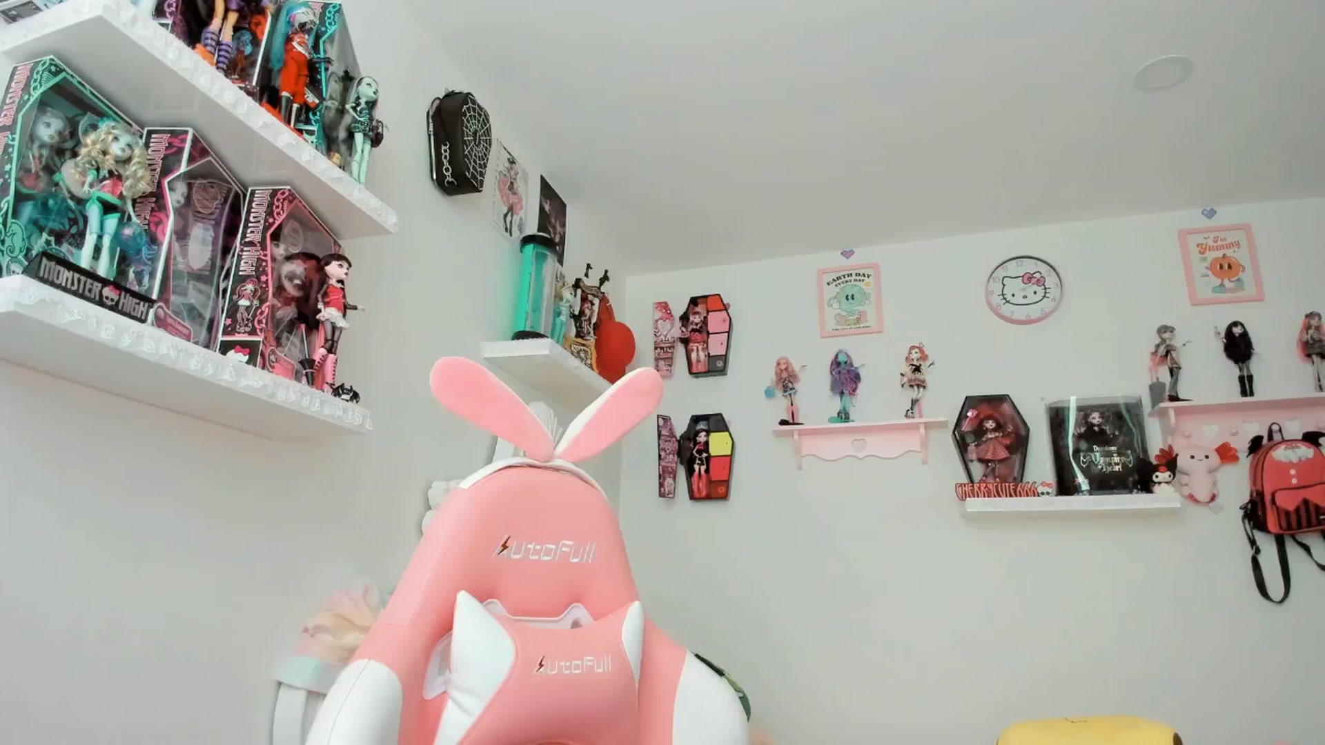 Gallery image thumbnail from Cherrycute666's myfreecams stream on, 09/10/2025, 20:58 image 16 of 20